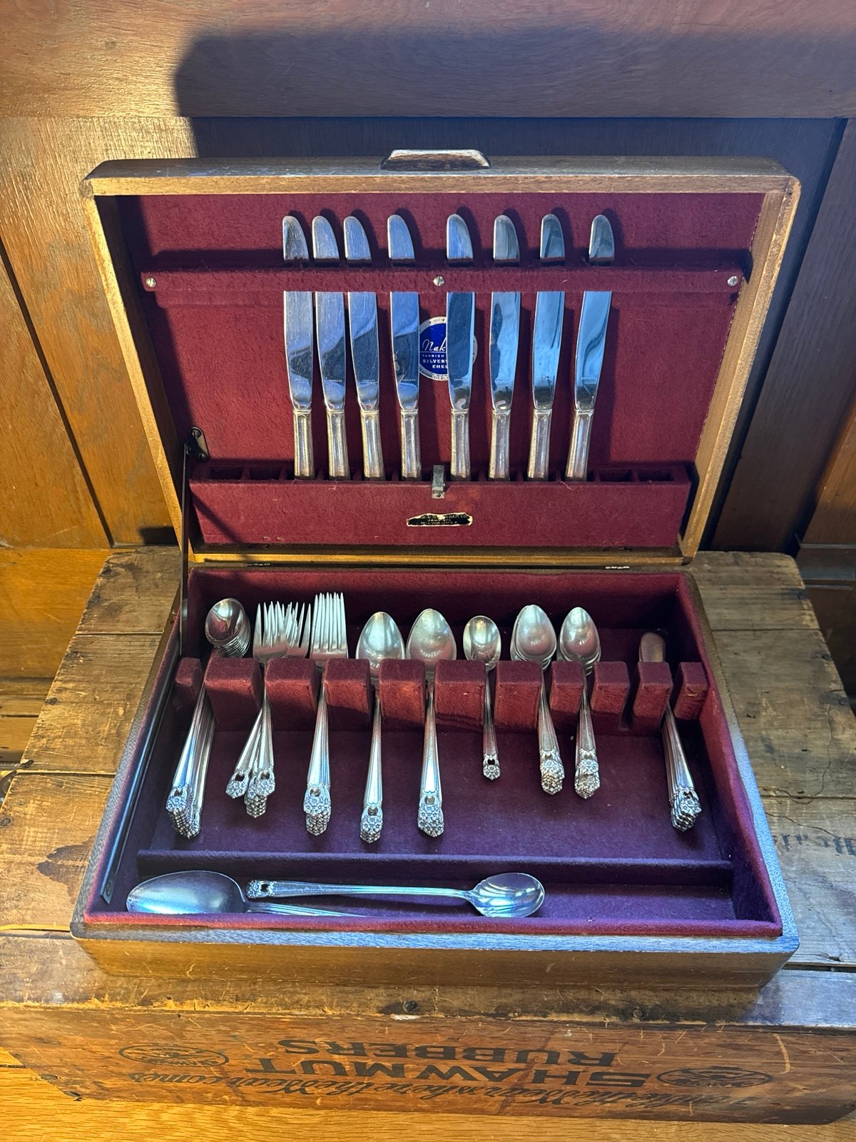 1847 Rogers Bros “Eternally Yours” Silver-plated Flatware 67 piece Set