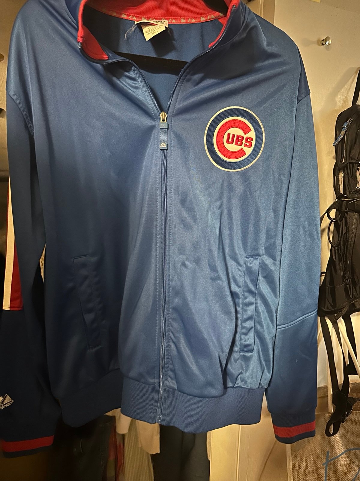 Cubs zip up