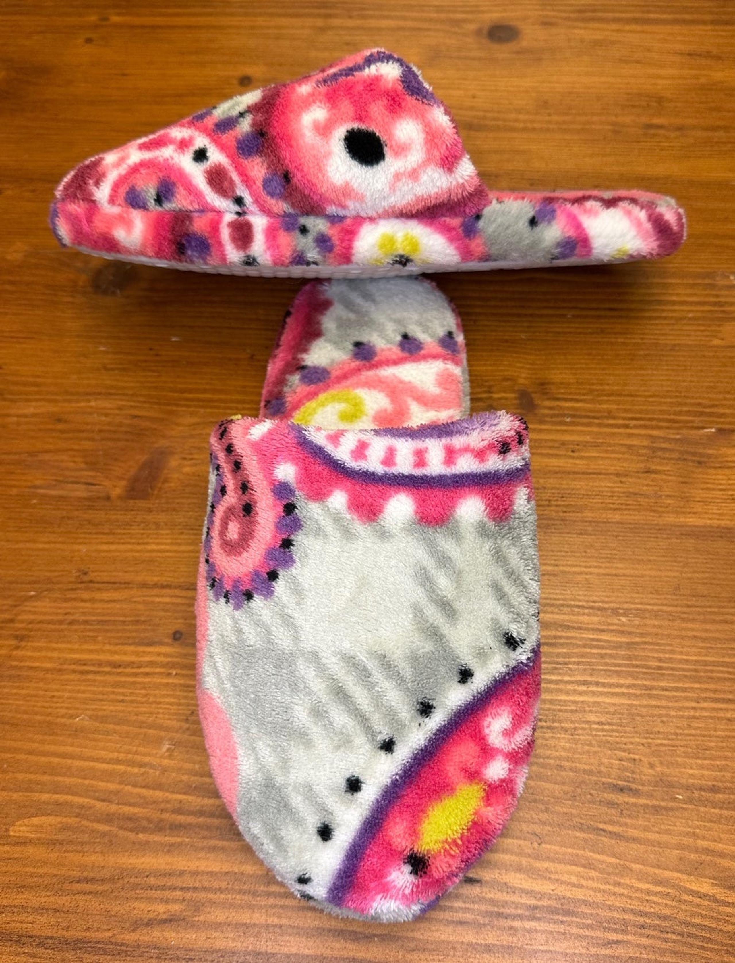 Vera Bradley Printed Slip-on Slippers Size 7-8