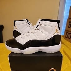 Size 9 -Air Jordan 11