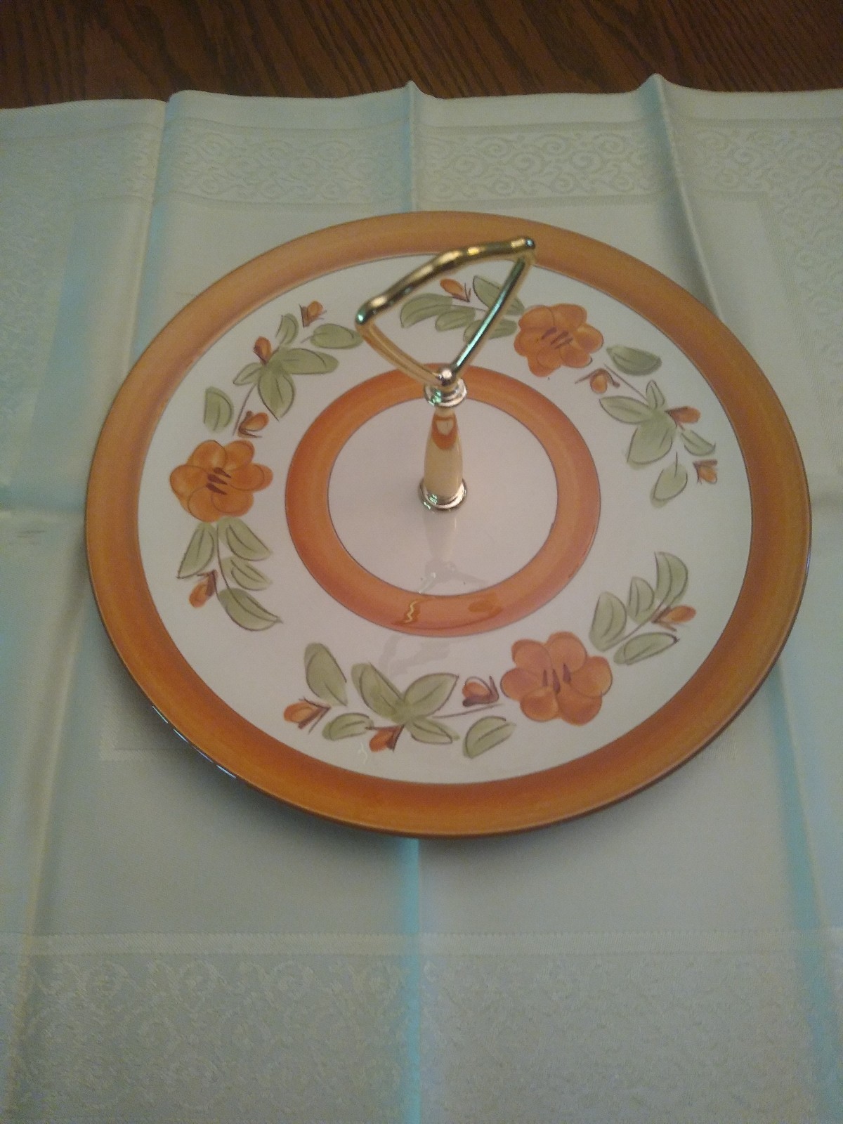 Strangle Serving plate with handle