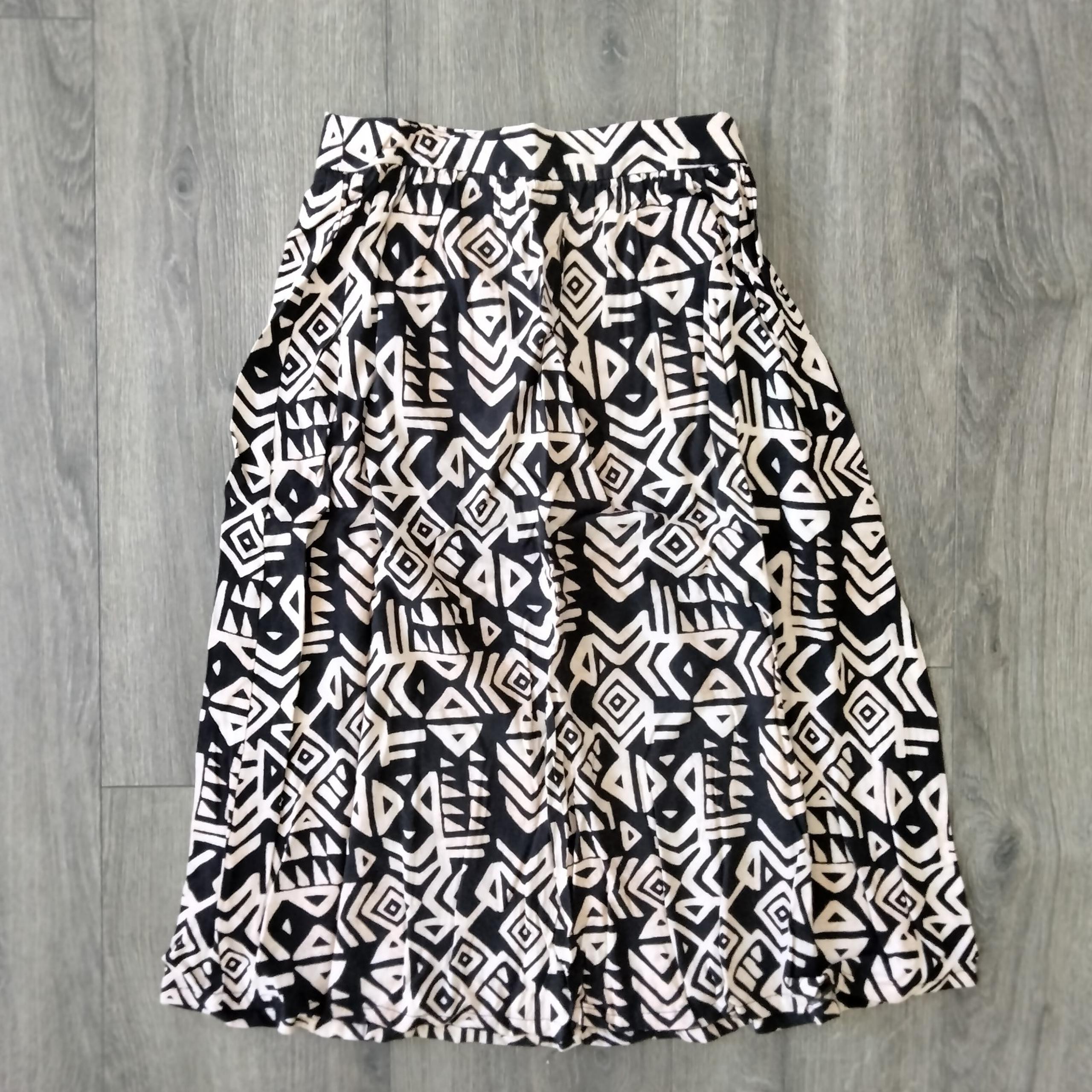 Forever 21 Geometric Tribal Print Black & Cream Skirt Women's Size XS