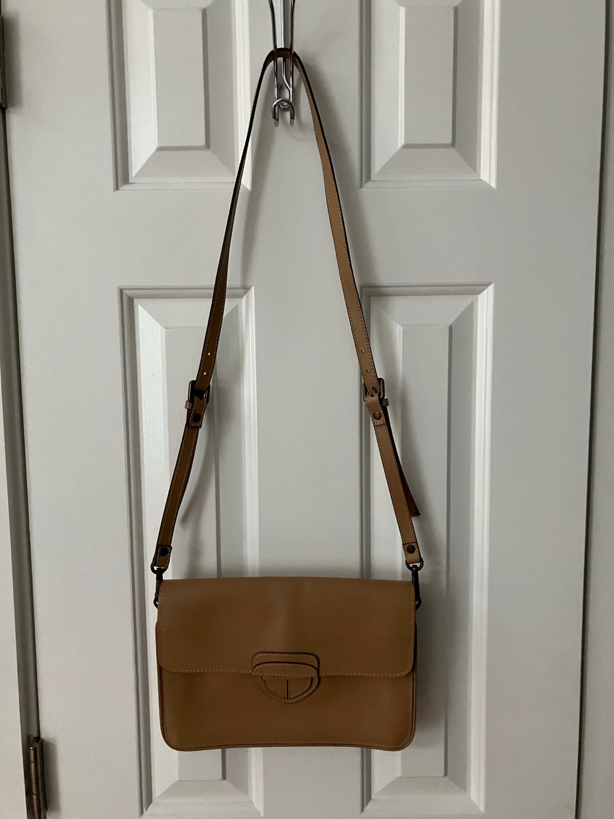 Dimoni crossbody/shoulder leather handbag caramel color medium