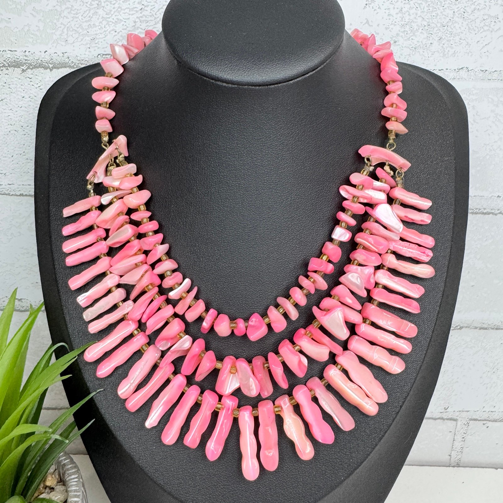 Vintage 50’s Retro Pink Dyed Shell Mother of Pearl Three Tiered Necklace