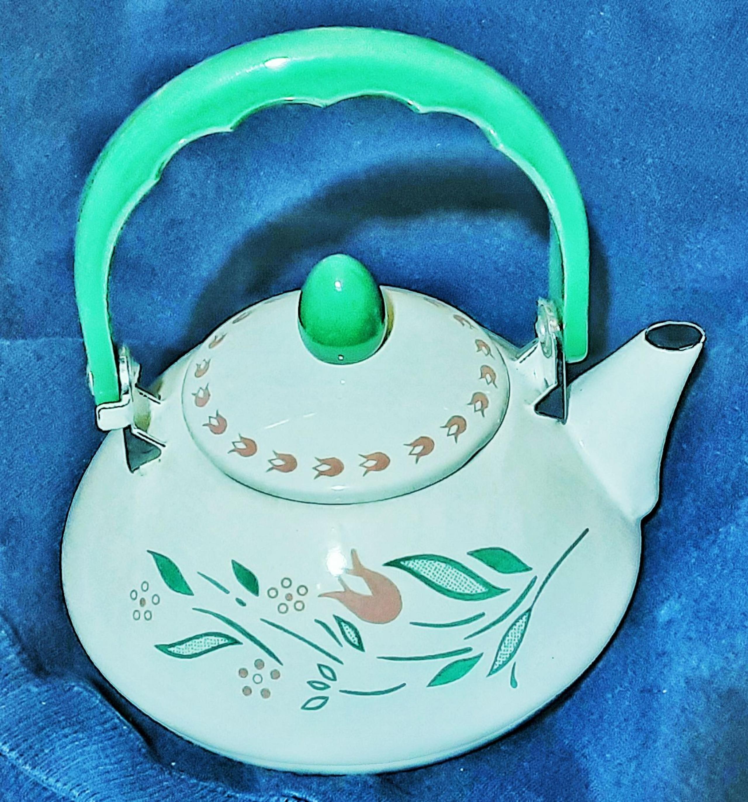 Small enamelware pink tulips tea pot tea