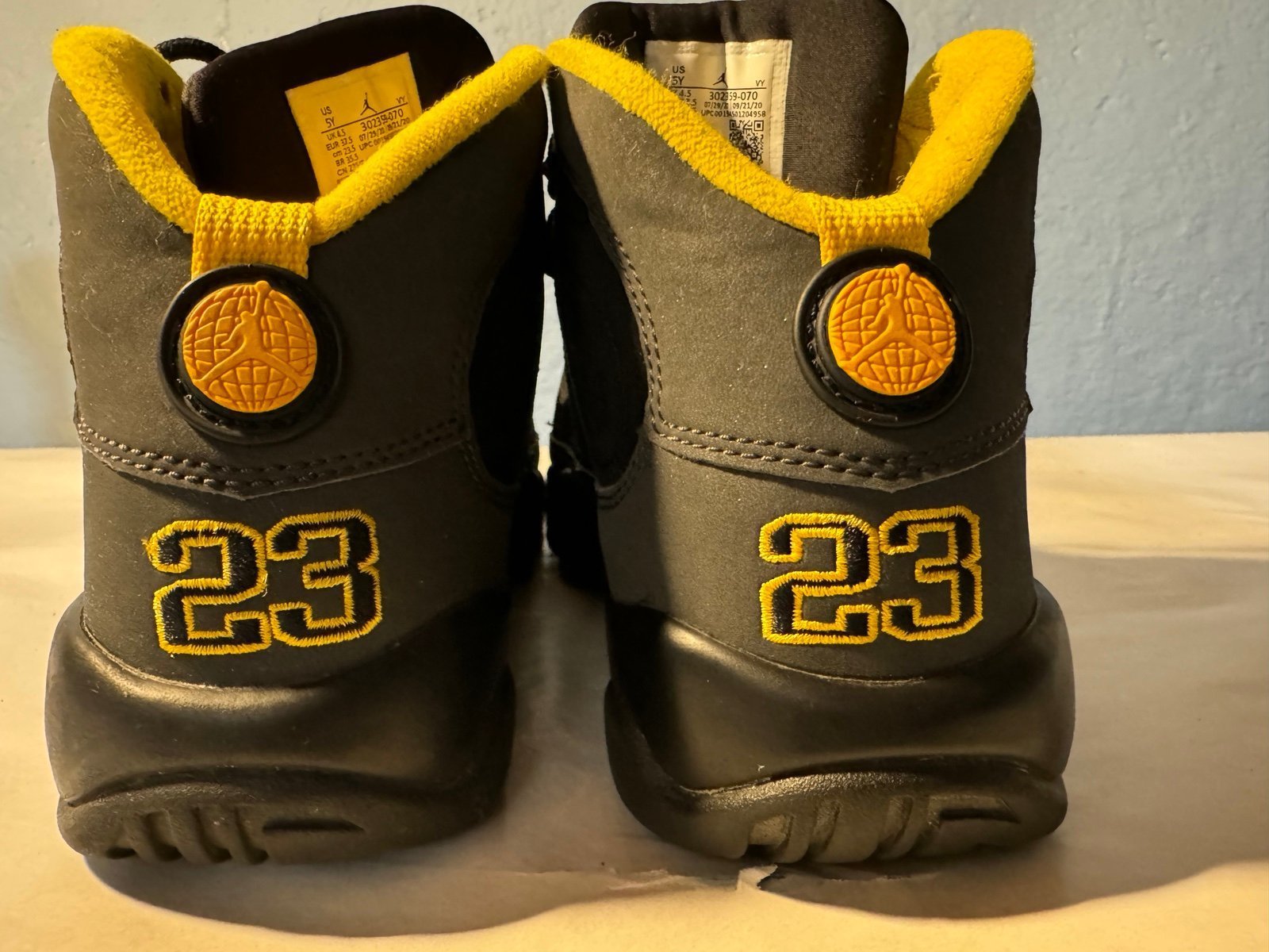 JORDANS BIG KIDS RETRO 9 SIZE 5 - detail