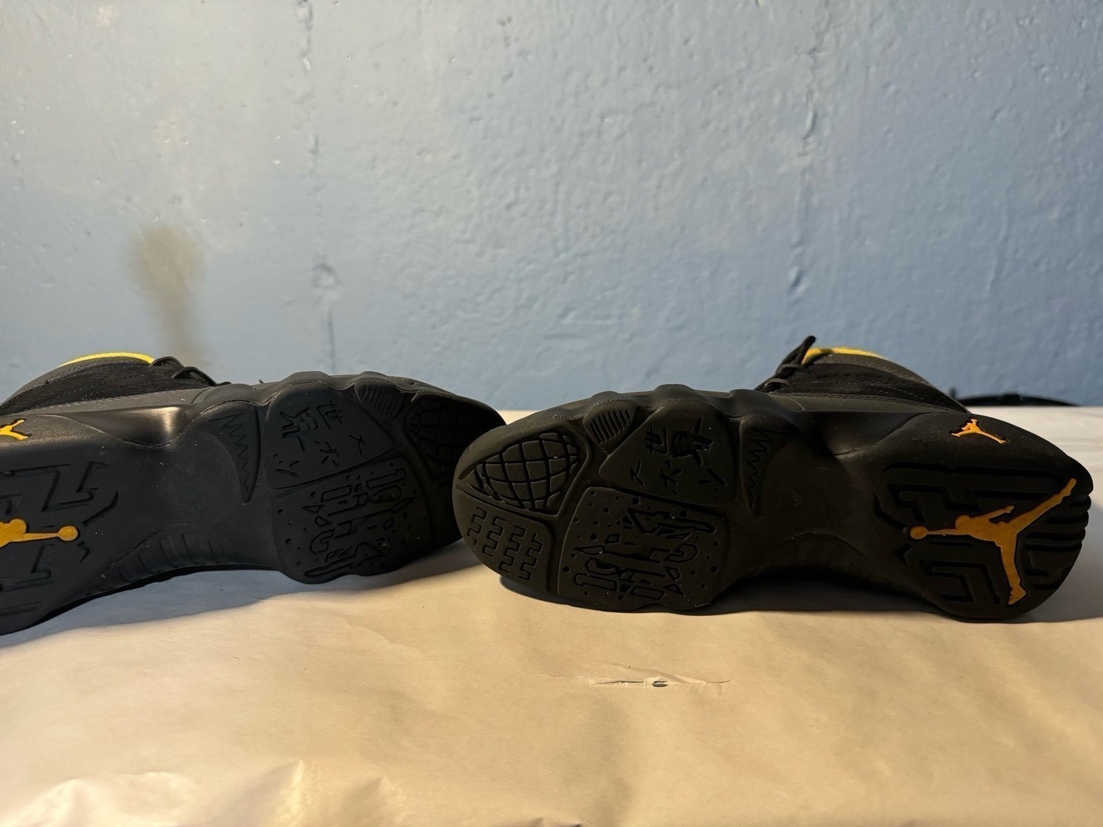 JORDANS BIG KIDS RETRO 9 SIZE 5 - detail