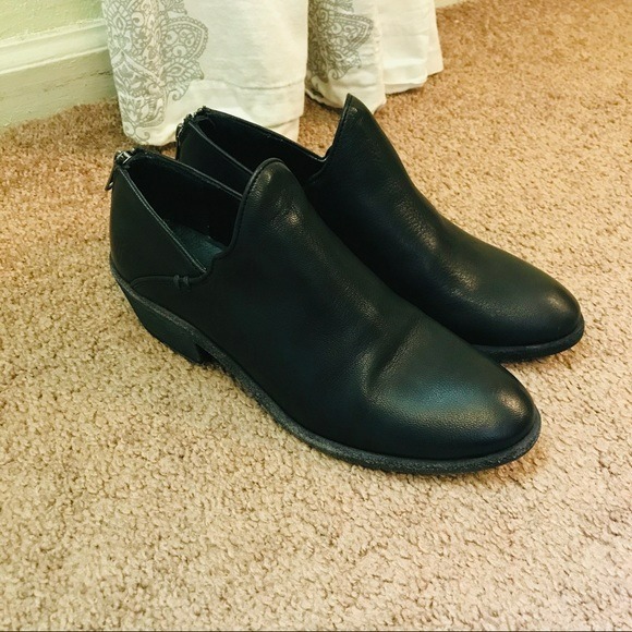 Frye Carson leather booties ankle exposed zipper women's size 6.5