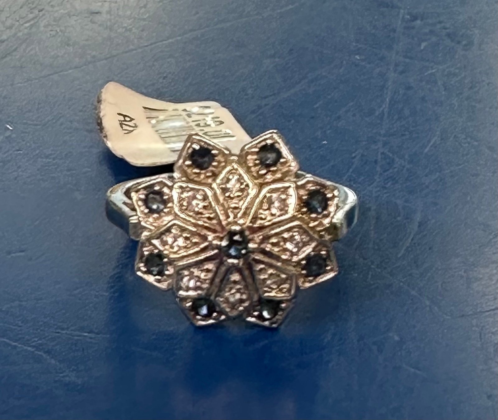 Pretty! 10K White Gold Fashion Ring-Size 7.25