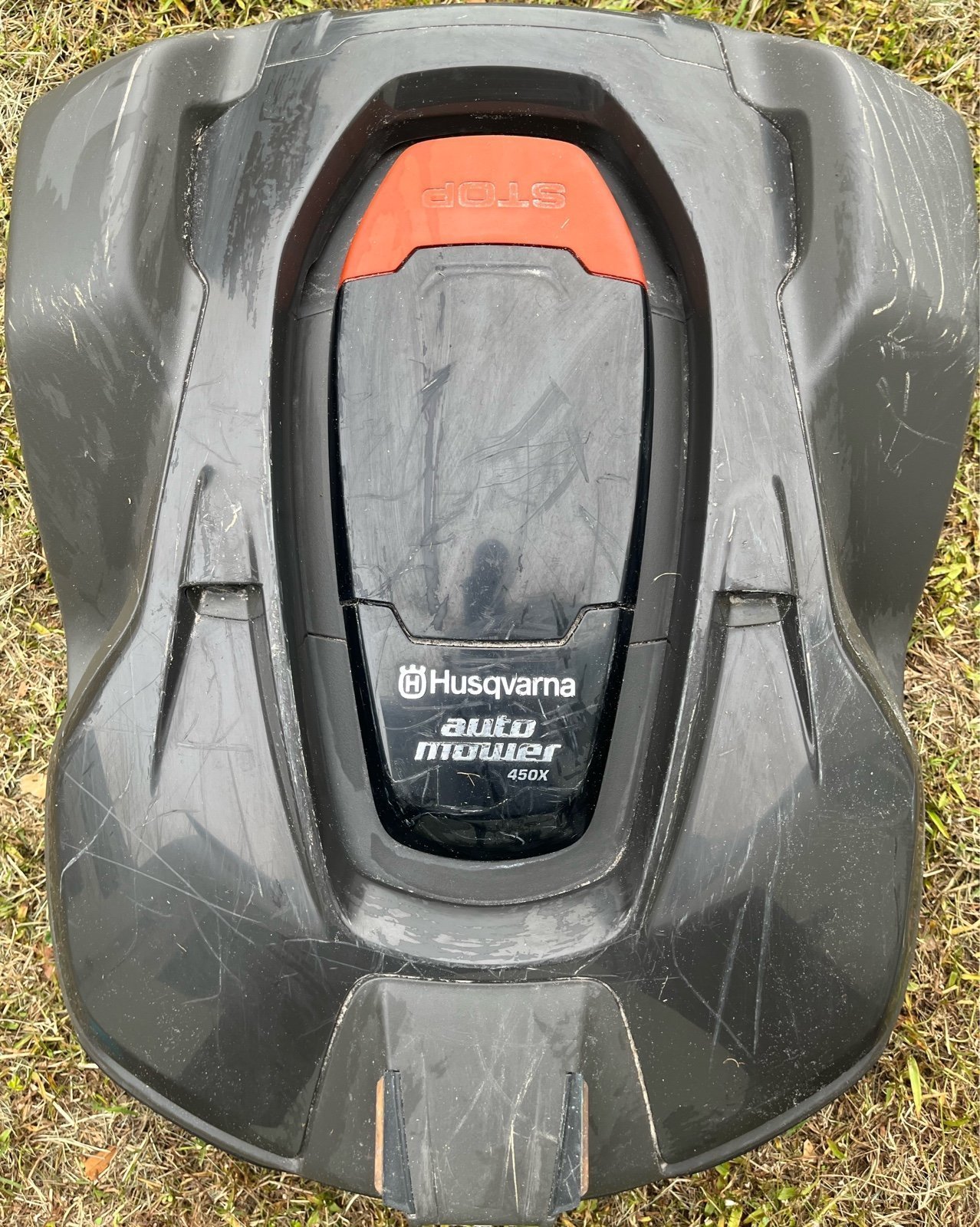Husqvarna 450X w/docking station & garage (NO POWER SUPPLY, FOR PARTS OR REPAIR)