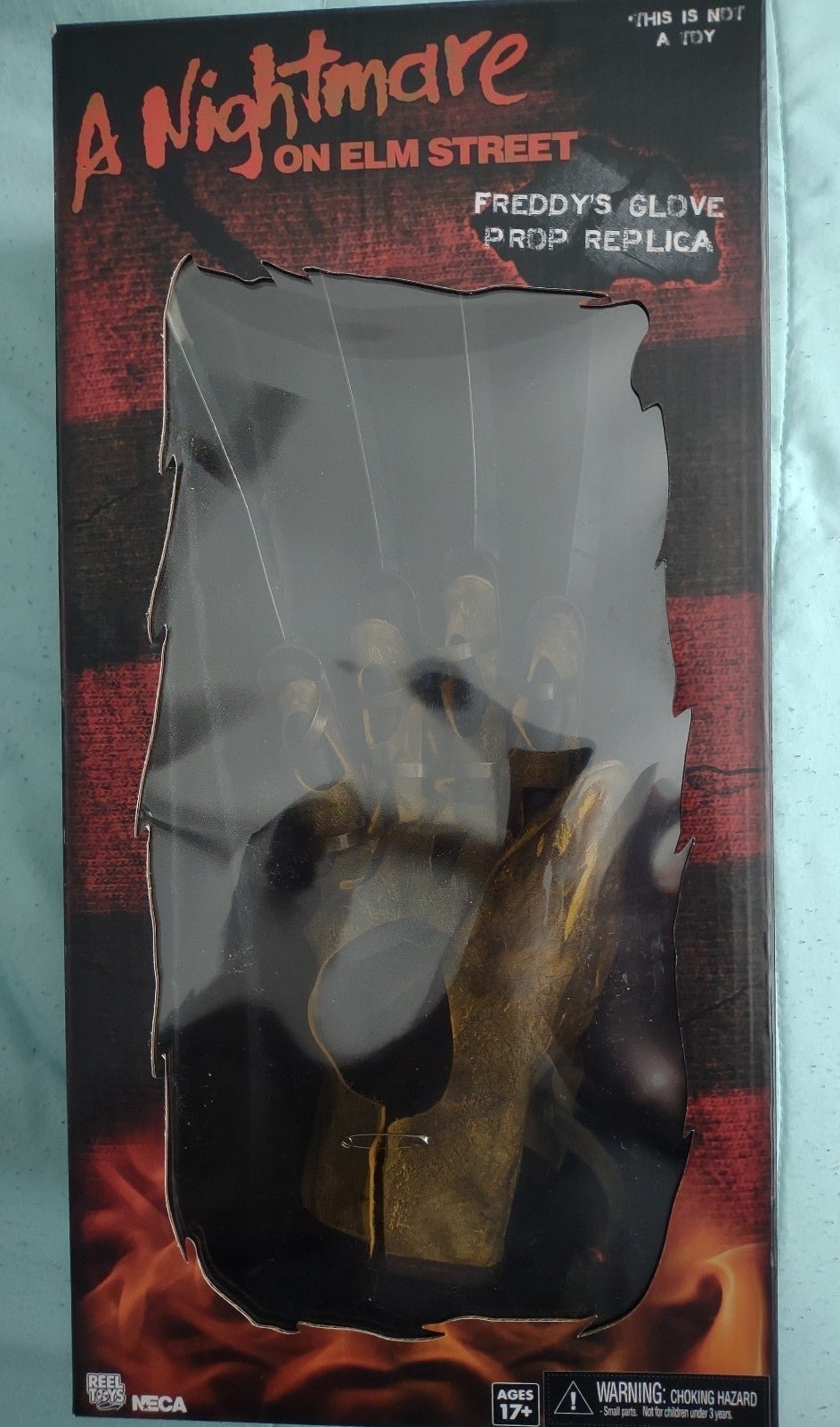A NIGHTMARE ON ELM STREET - FREDDY'S GLOVE PROP REPLICA