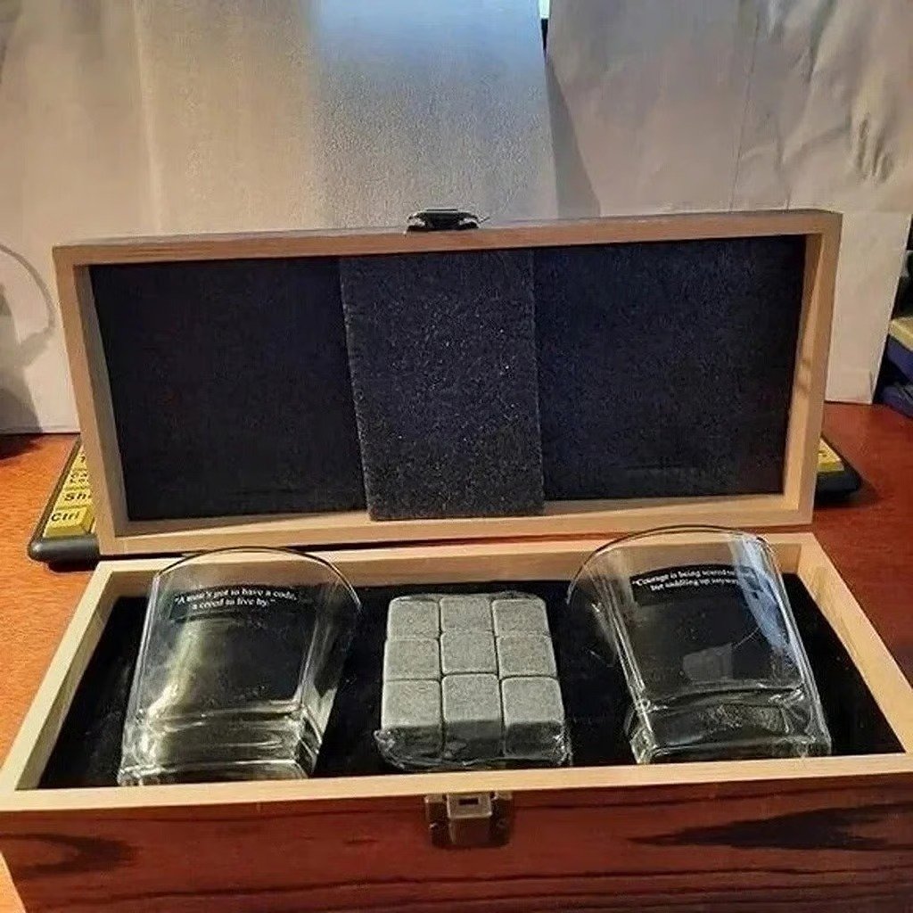 NEW ! John Wayne Theme Whiskey Glass Set Stone Wood Box collectible Holiday Gift