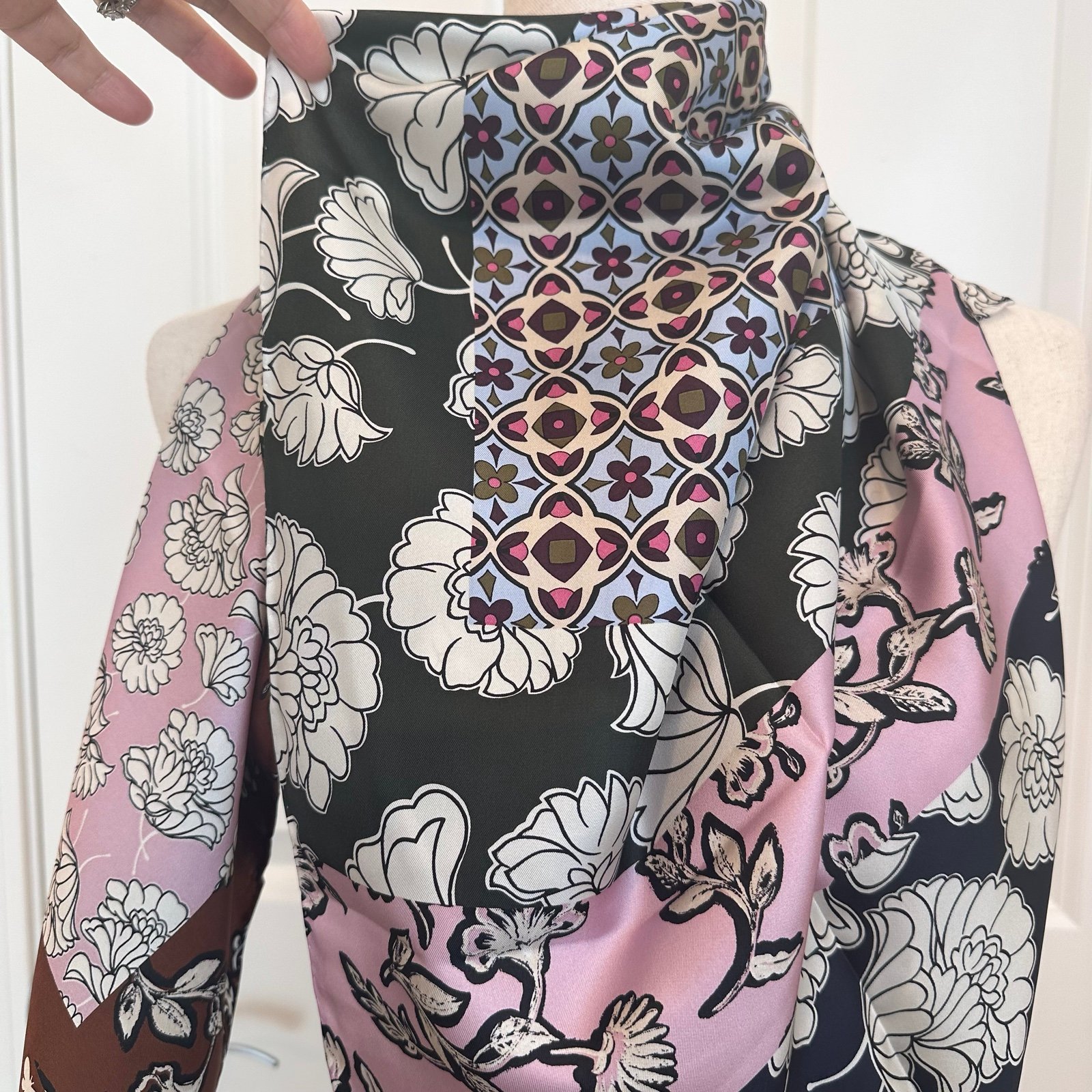 NWOT Max Mara Weekend Label-cut Printed Silk Twin Scarf