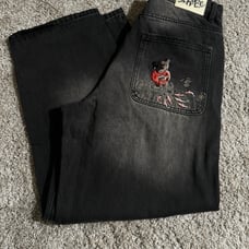 Derschutze jeans. Koi V2. Embroidered.