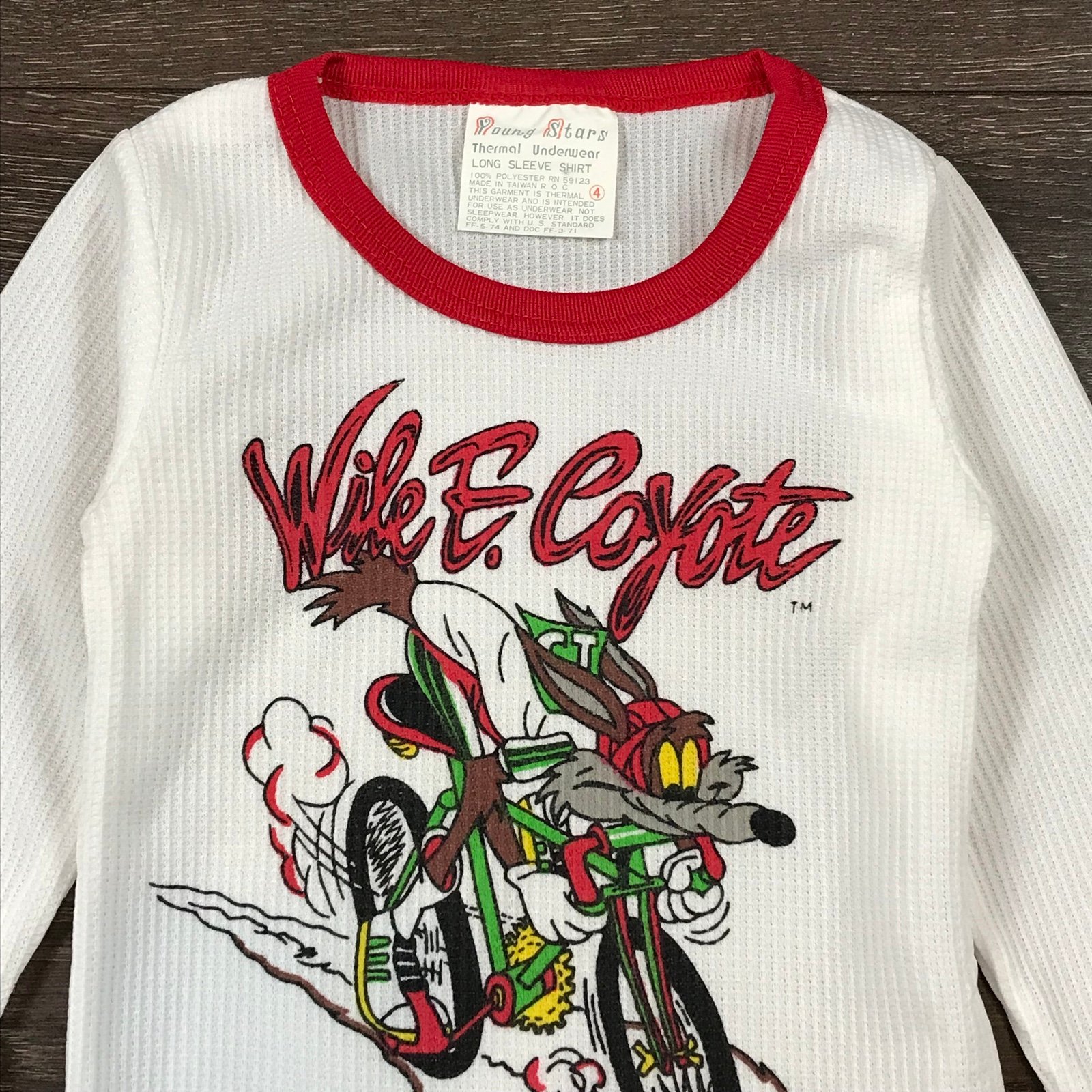 Warner Bros. Looney Tunes Wile E. Coyote Boys Vintage 80’s Thermal Shirt Size 4