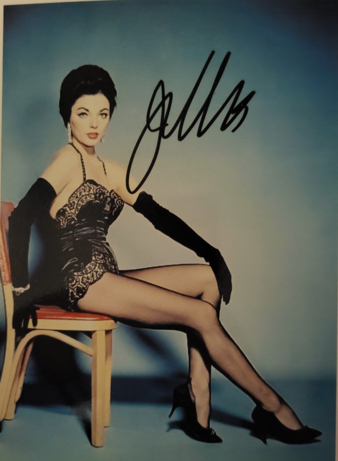 JOAN COLLINS AUTOGRAPHED COLOR PHOTO!!! NICE!!!