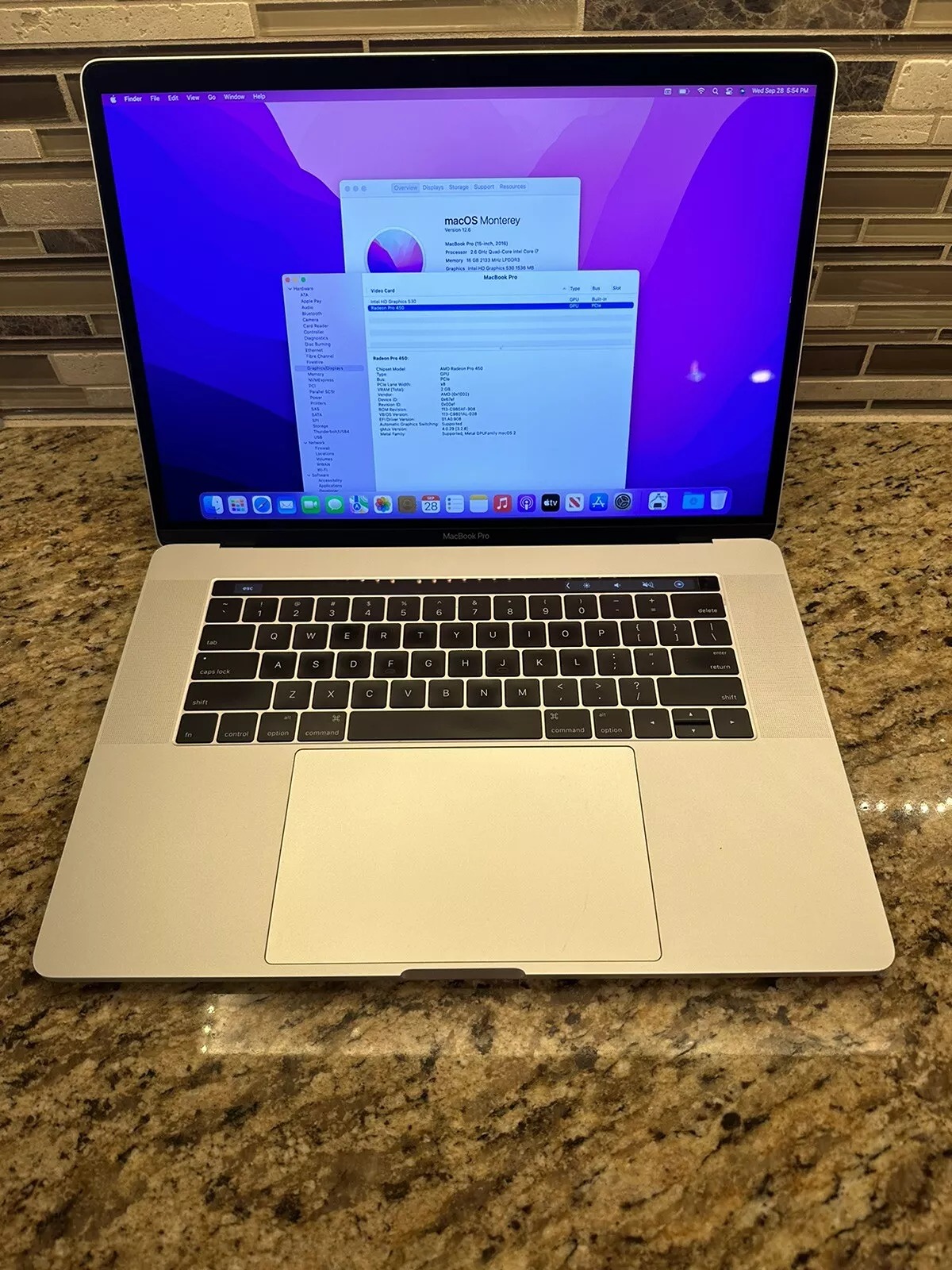 Apple MacBook Pro 15 Core i7-6700HQ 2.6GHz 16GB 256GB Radeon Pro 450