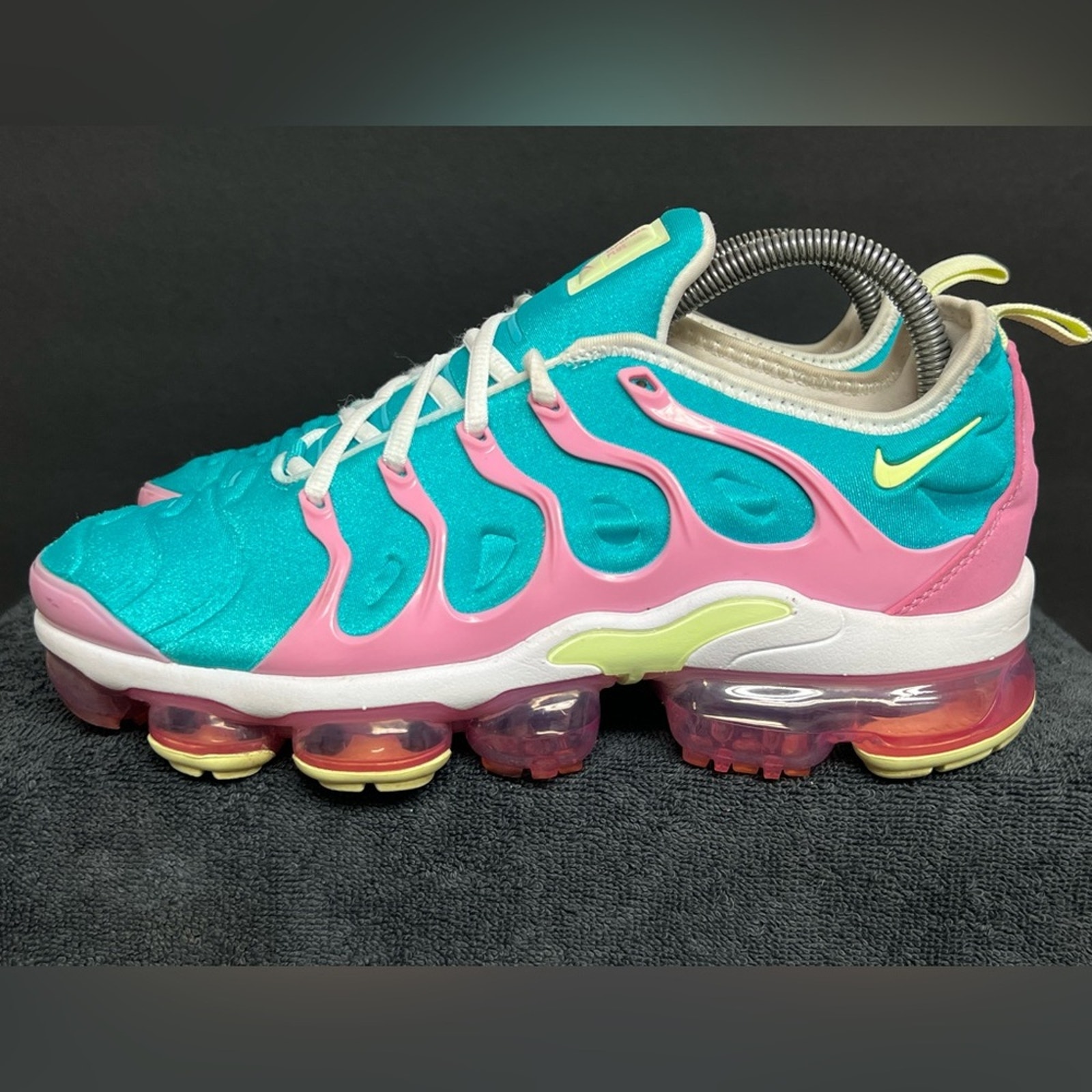 Nike Air VaporMax Plus Easter Womens Size 9 Athletic Running Shoes Sneakers