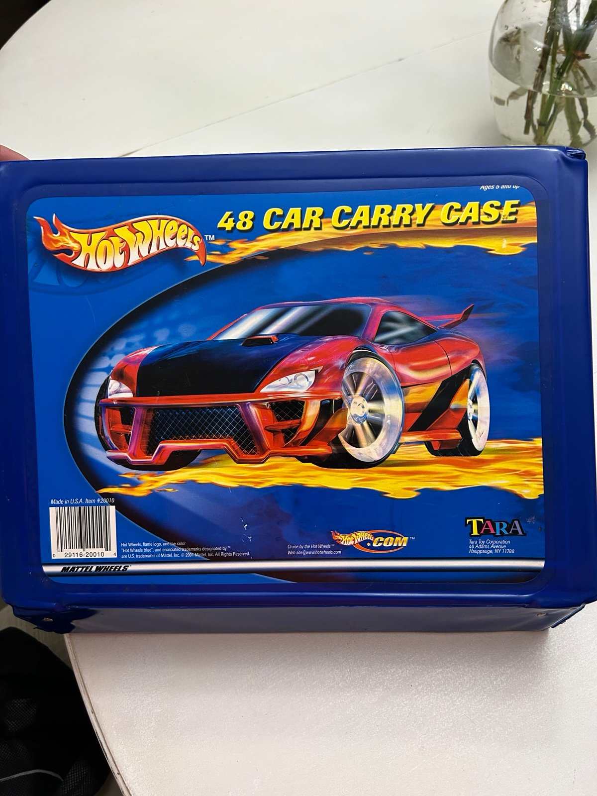 Hot wheels case with cars