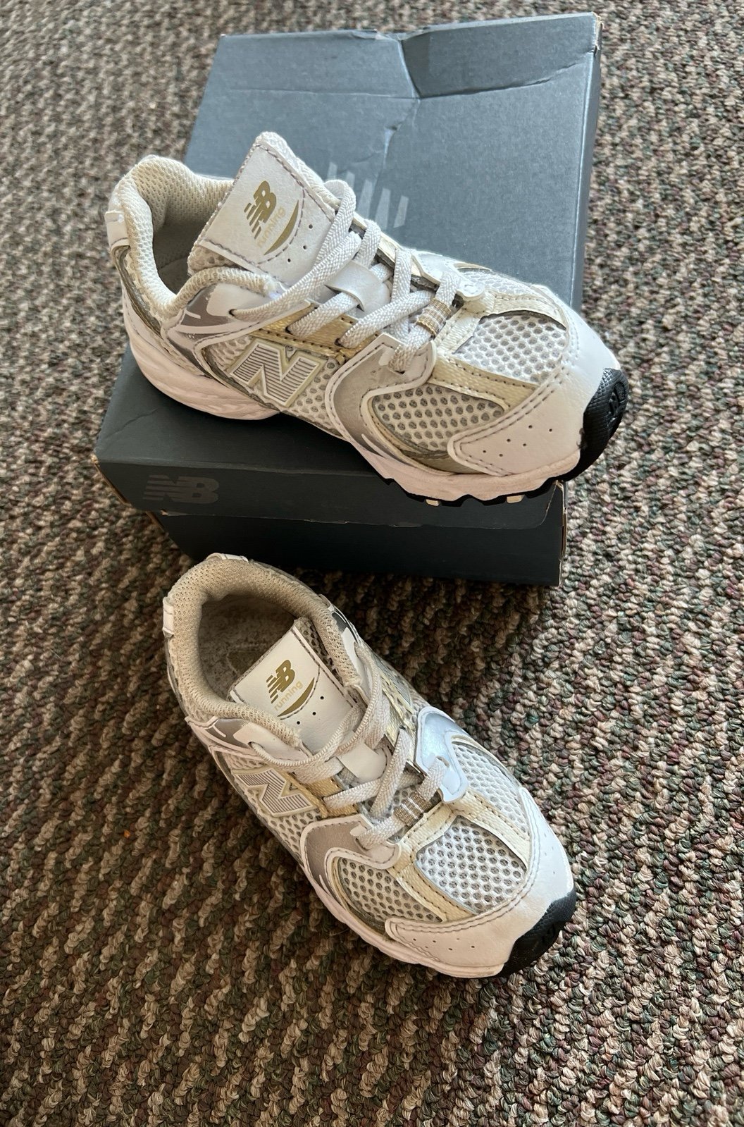 New Balance 530 Bungee Size 9C