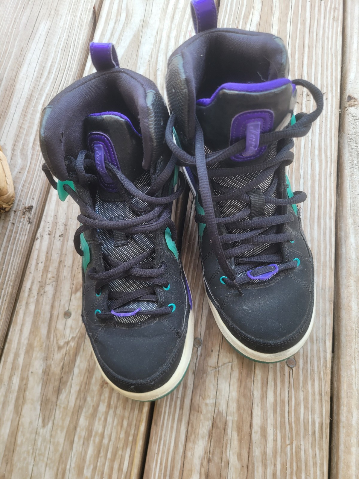 Jordan Flight US Size 5.5 Y Black/White -Grape-Emerald