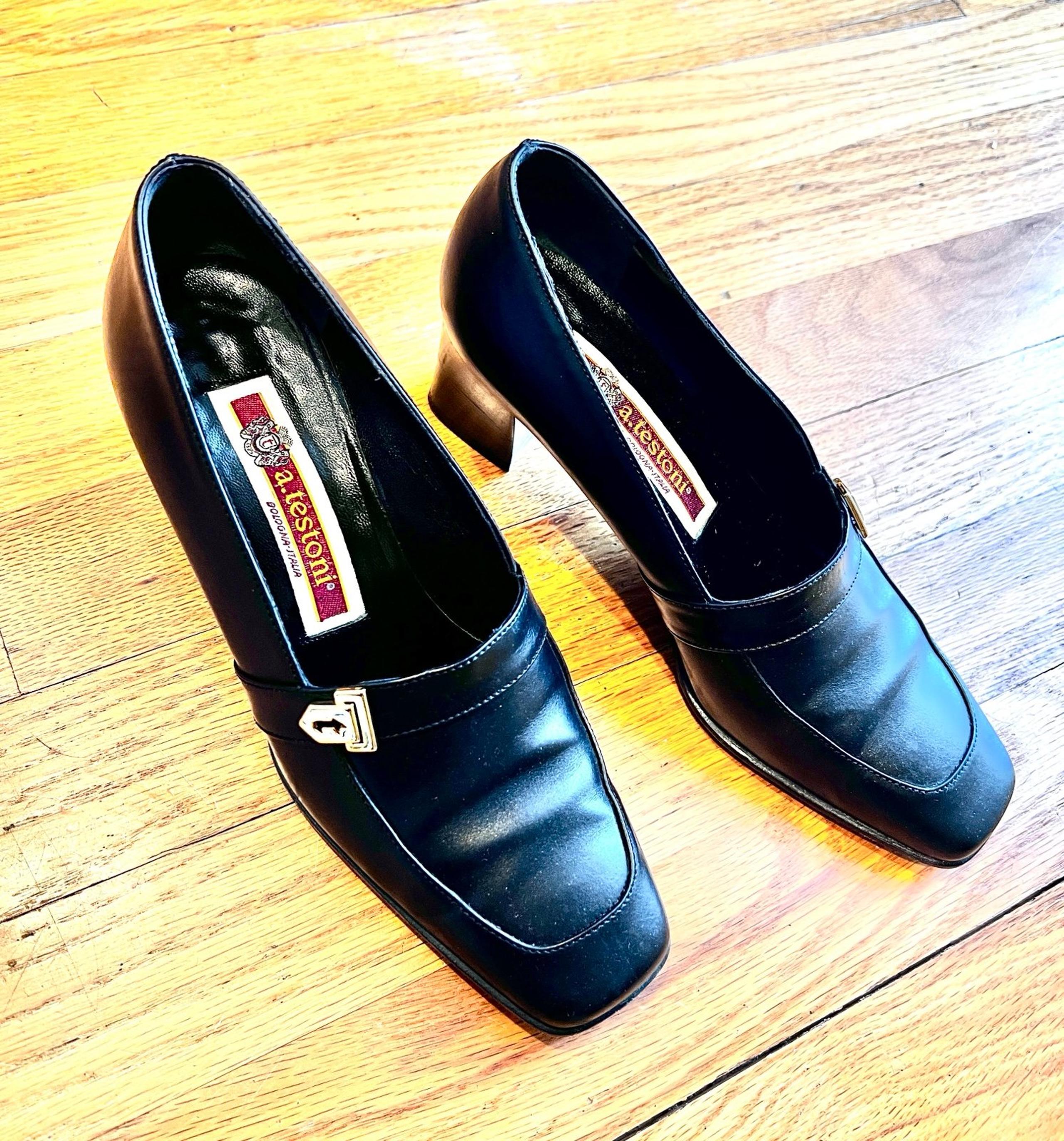 a. testoni Womens Classic Black Leather Loafers Heels Slip On. Size 35 Italy
