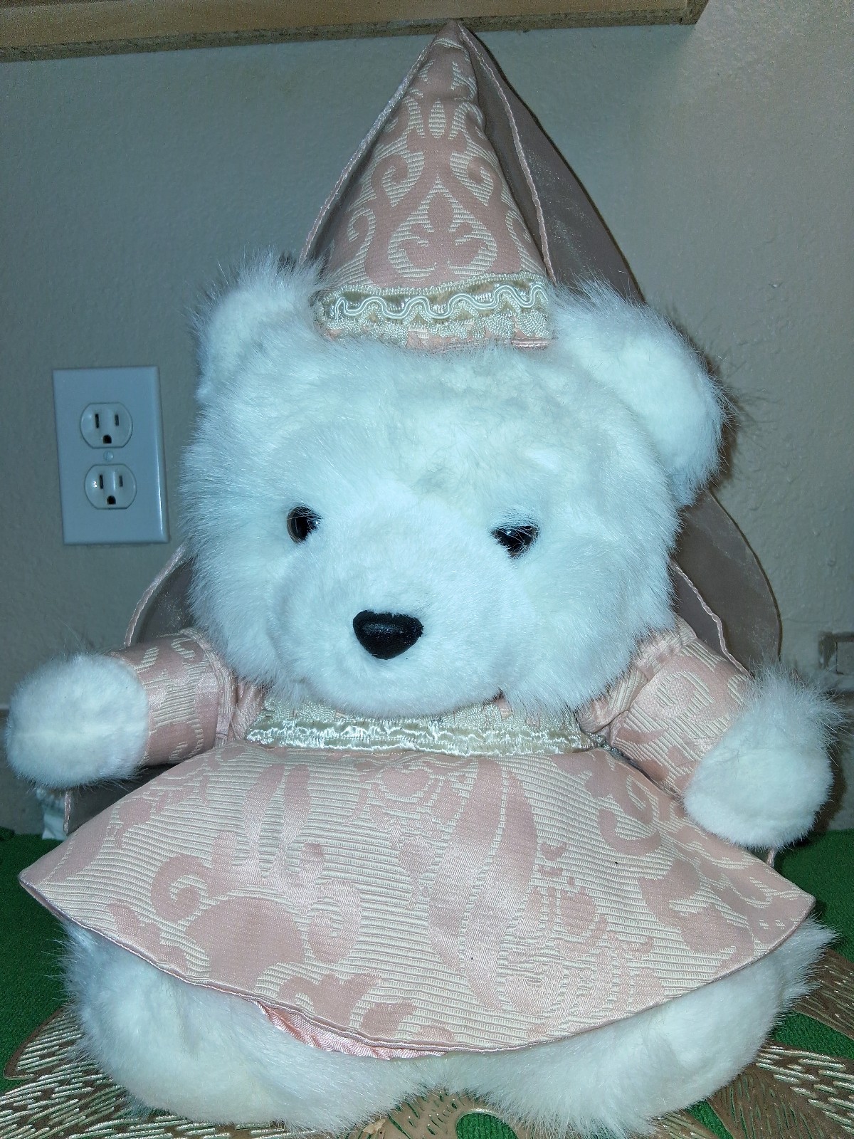 Dayton Hudson Vintage 1999 Miss Bear w Lace Dress, Cone Hat W/Bag EUC