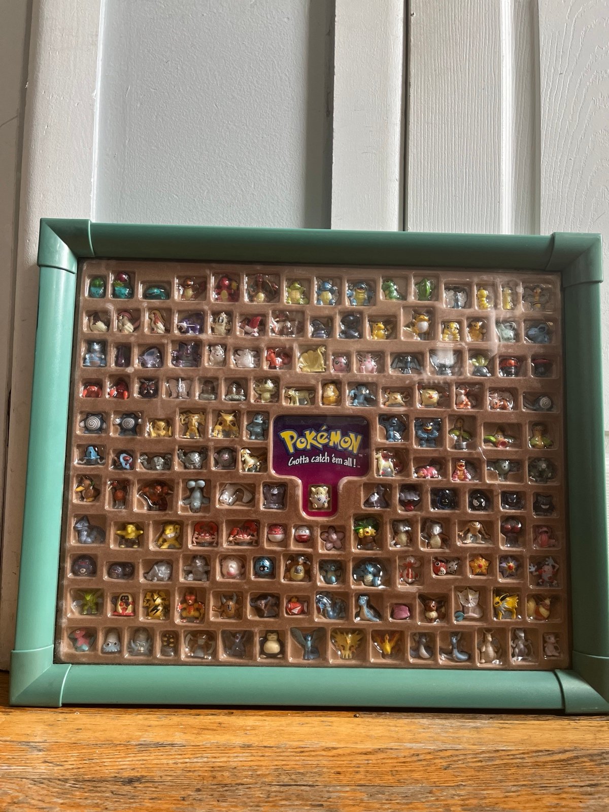 EXTREMELY RARE Pokémon Original 152 Figurine Wall Art Display - 1998 Vintage