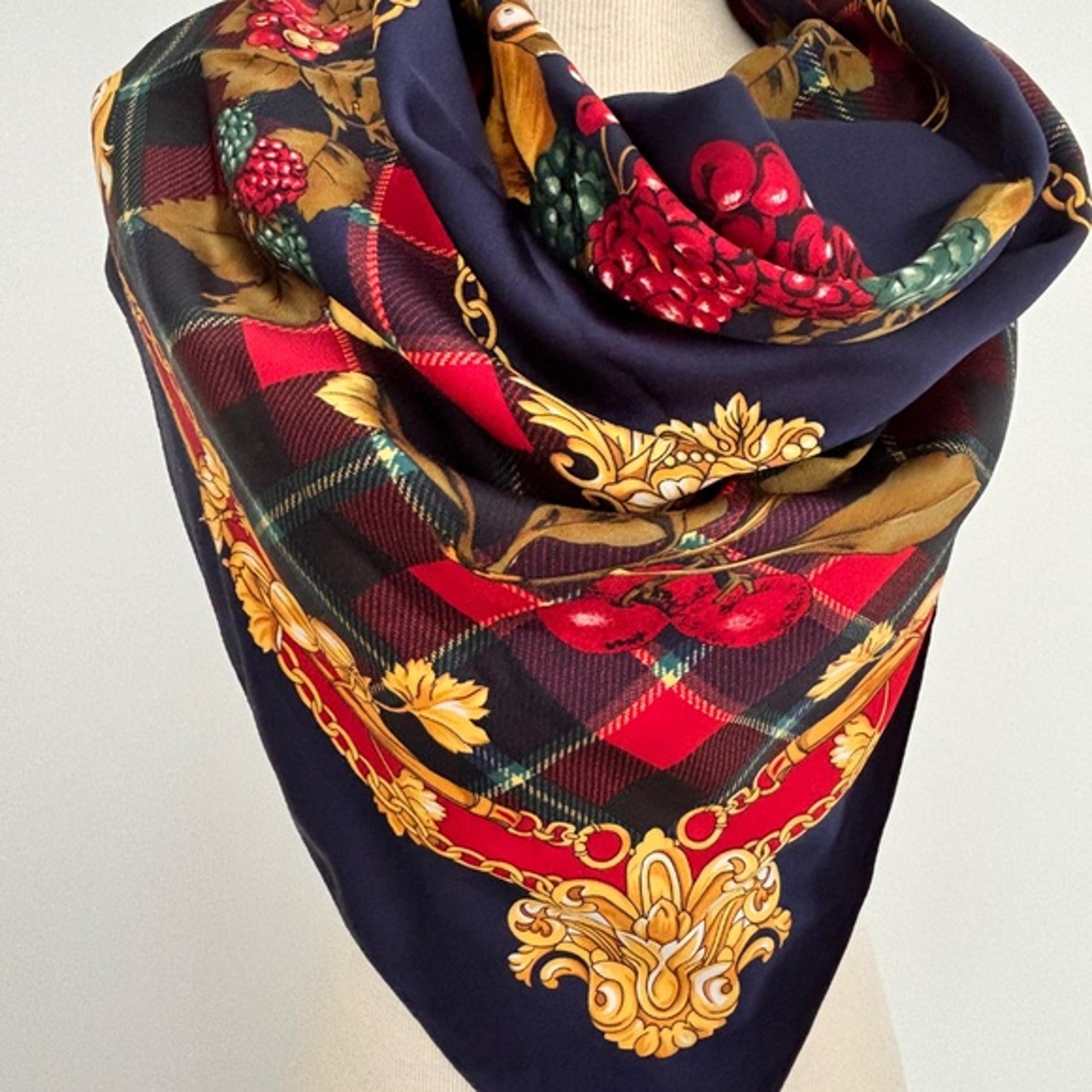 SCARF VINTAGE Berkshire FLORAL ART GRAPE PLAIDS BAROQUE FRAME Navy 35"