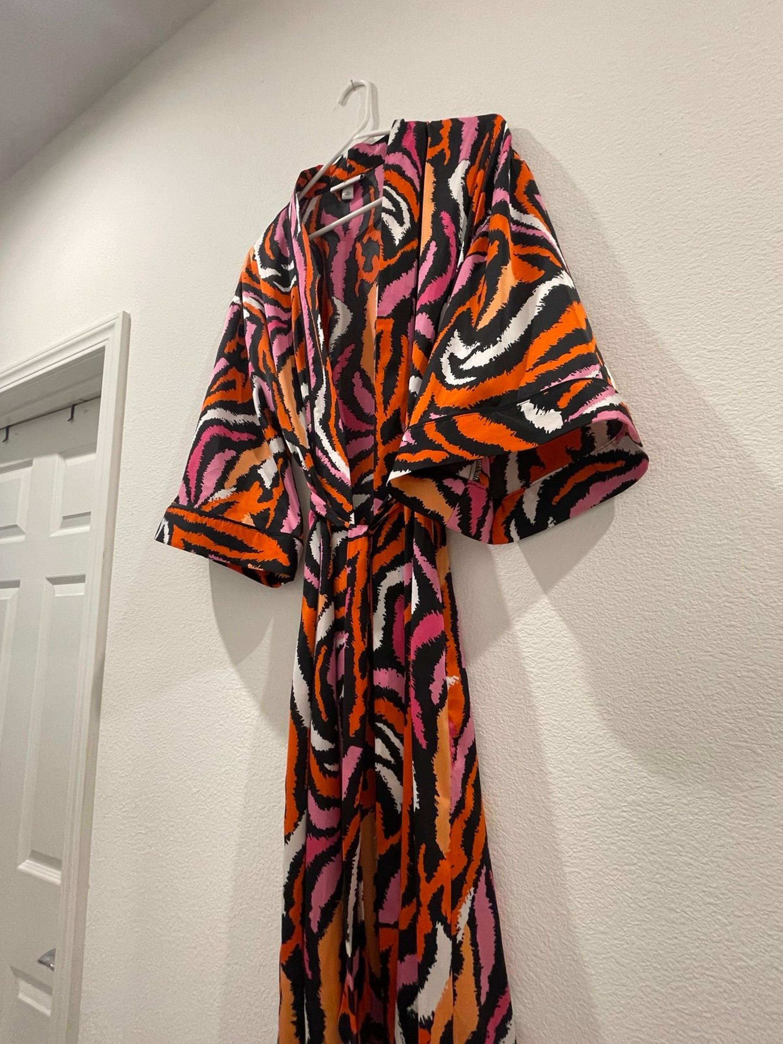 DVF - Target Diane Von Furstenberg Long Satin Disco Zebra Robe Size XS