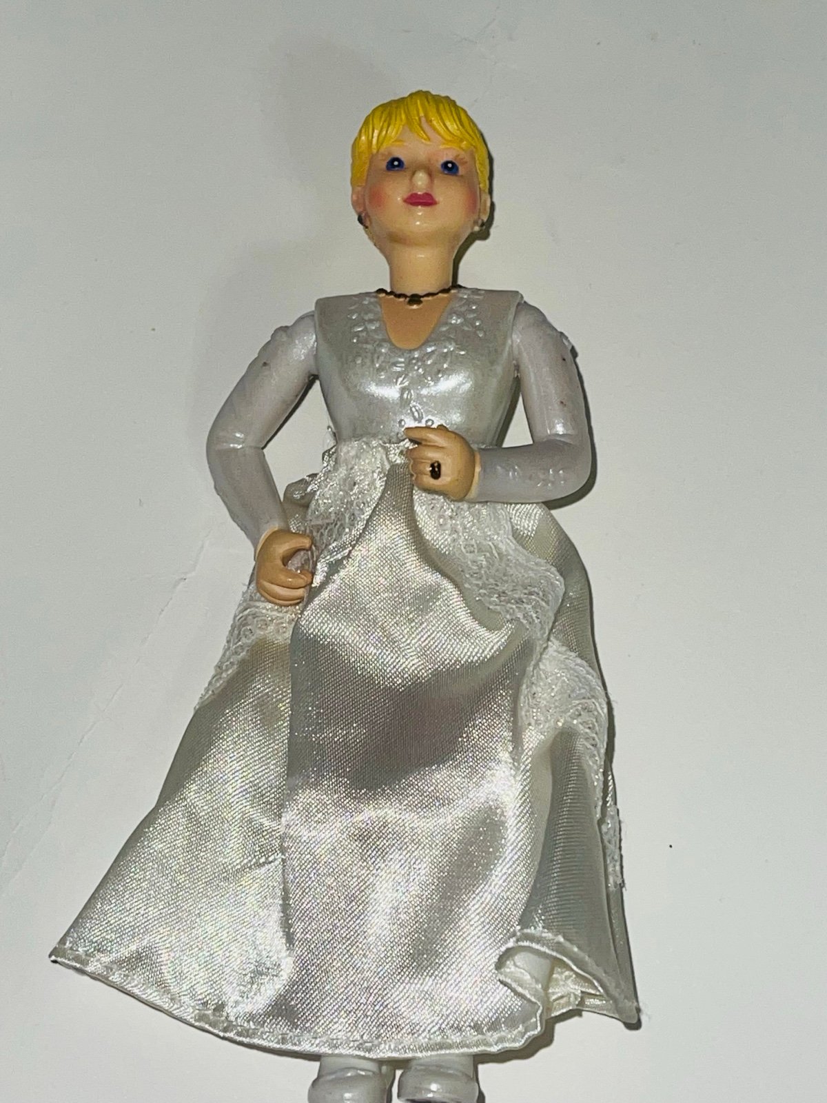 Fisher Price Loving Family Dollhouse Bride Figure Wedding Blonde Girl Mom Dress