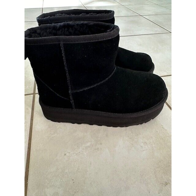 UGG Classic Mini Platform 1143700K Black Casual Suede Slip On Boots Size 5 NWOB