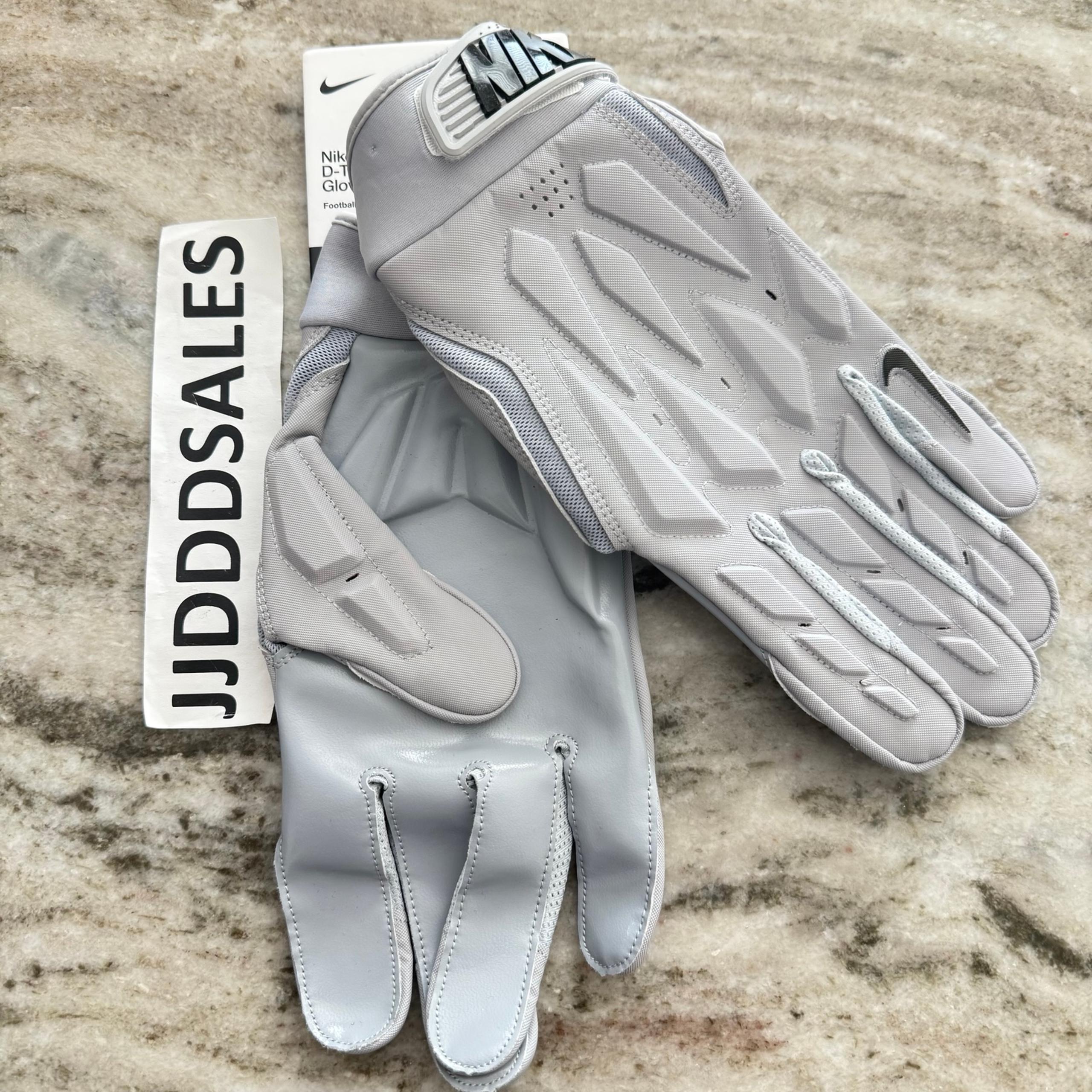 Nike D-Tack 7.0 Football Gloves Lineman Gray Men’s Size 3XL FN0271-014 $80 NWT