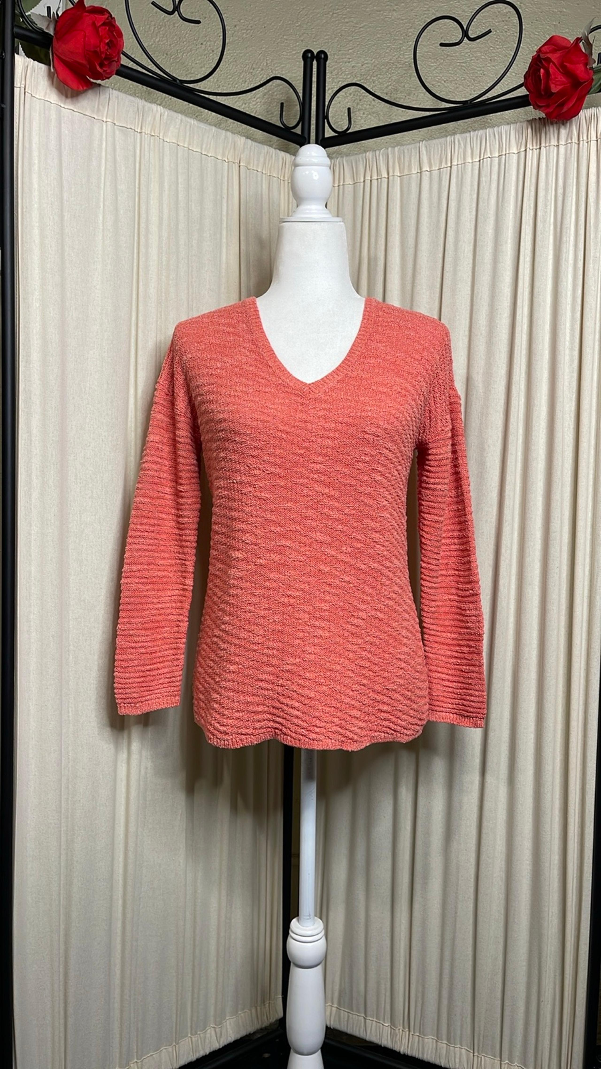 CALVIN KLEIN JEANS- CORAL KNITTED SWEATER SIZE SMALL