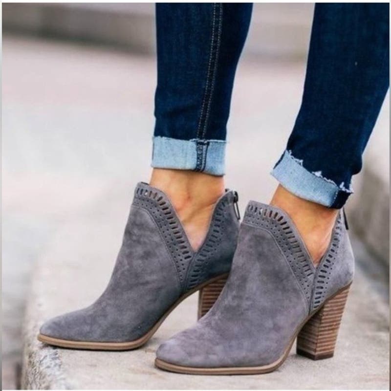 Reeista bootie hotsell vince camuto