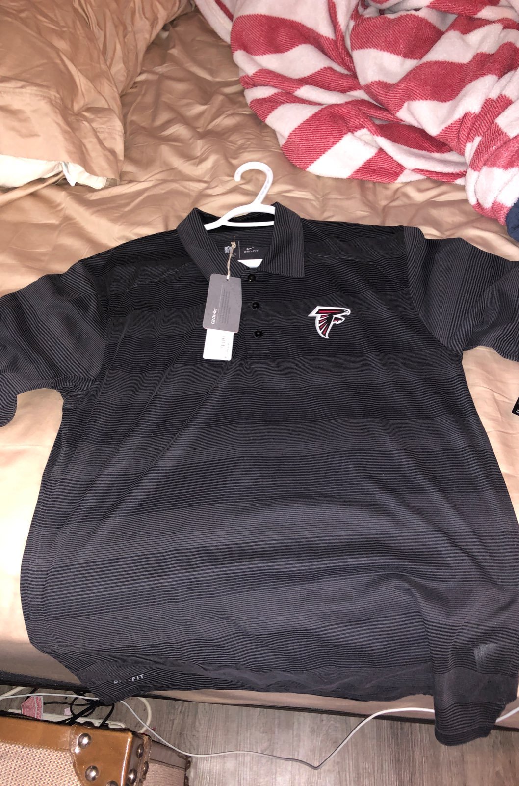 Falcons men’s medium Polo