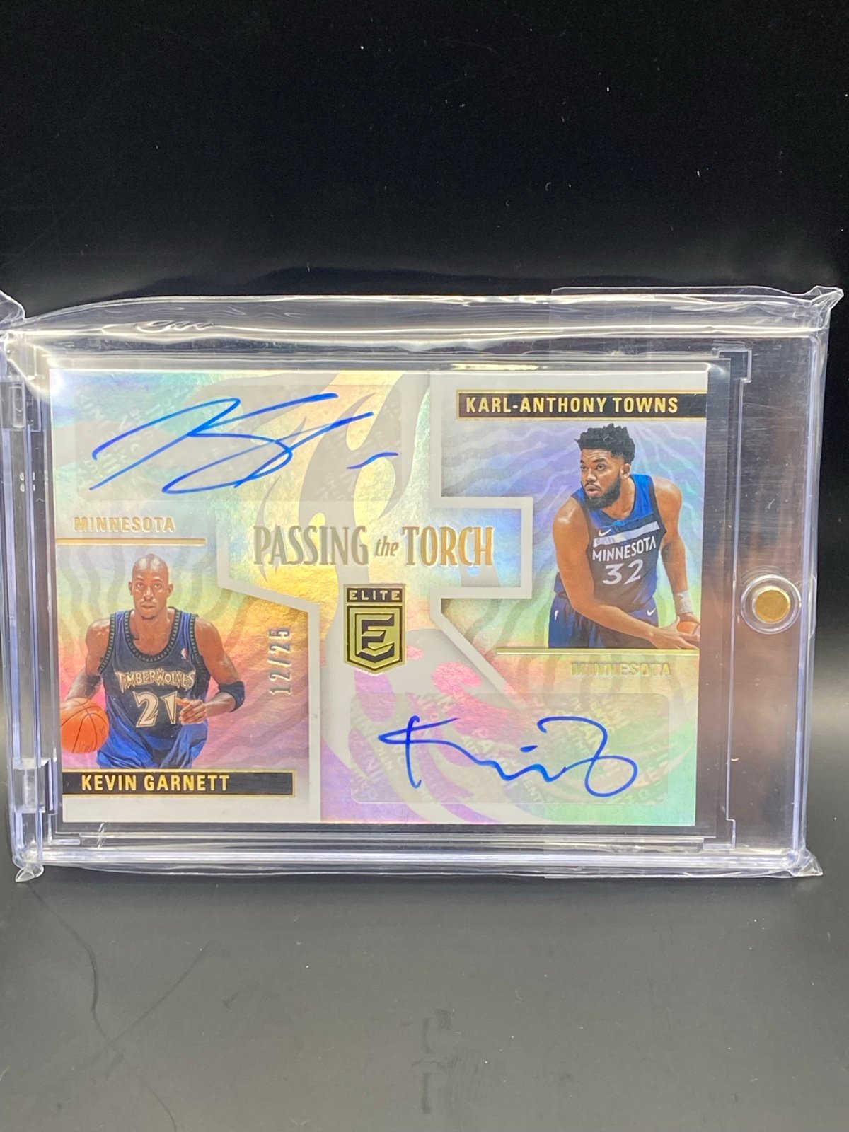 Kevin Garnett & Karl-Anthony Towns /10, Passing the Torch Dual Autographs