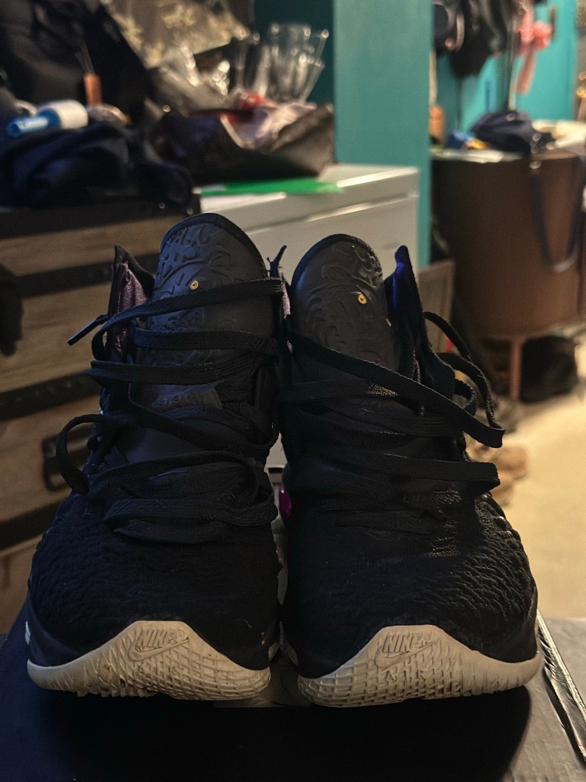 Nike LeBron 17 LAKERS