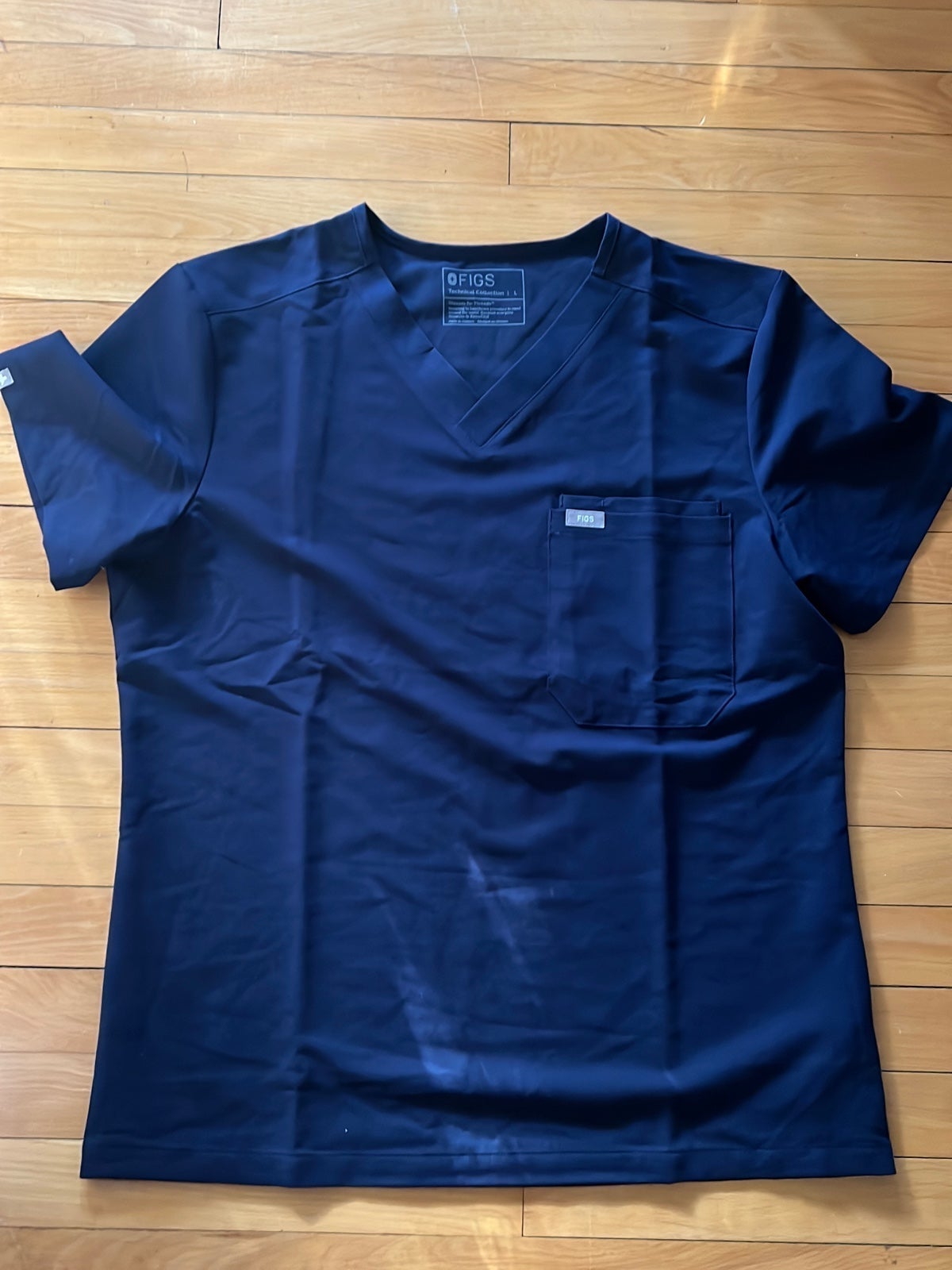FIGS shops Scrub Set