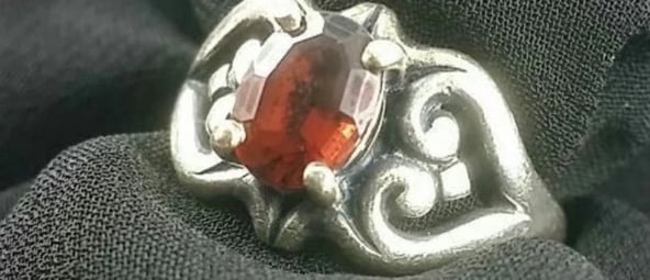 Scrolled heart garnet ring by james avery sz 5-1/2