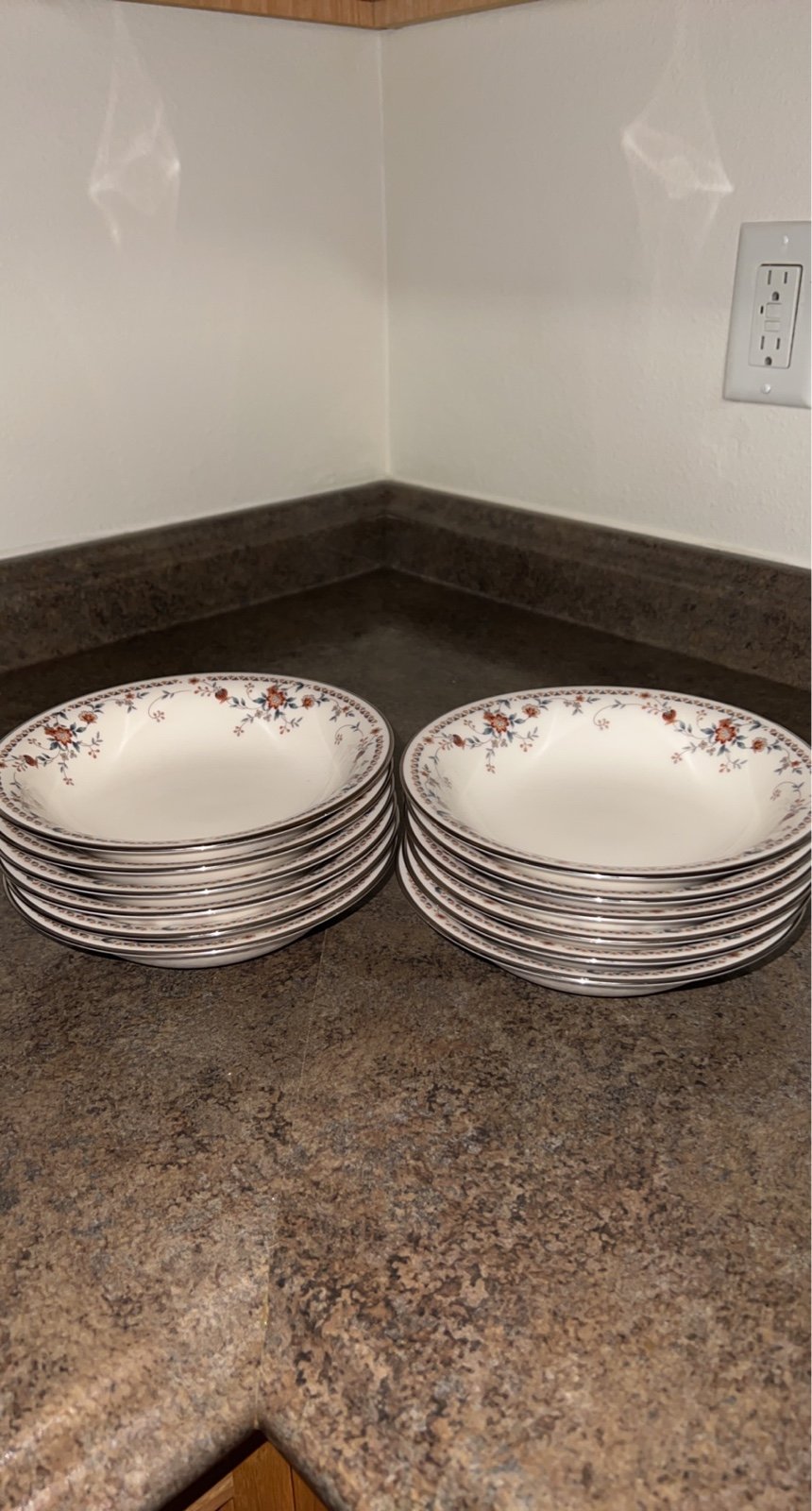 Set of 12 bowls from Noritake set 7237