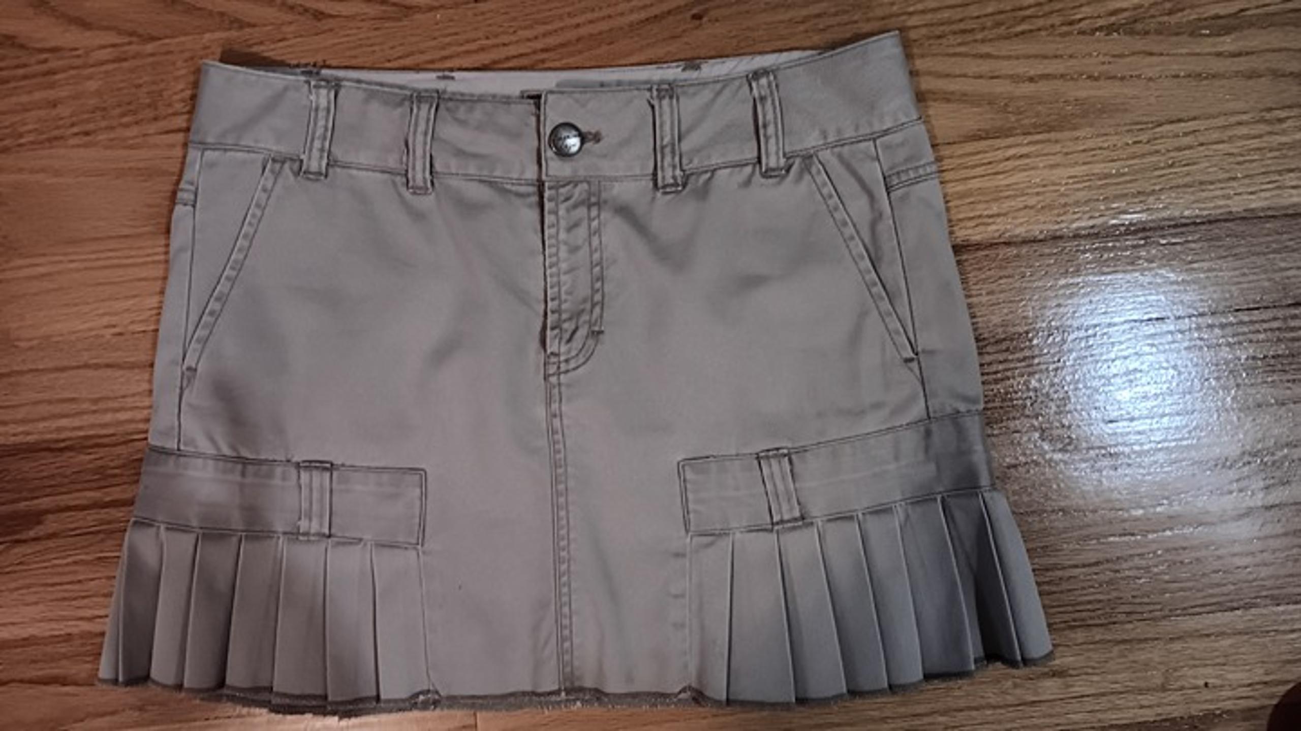 Y2K American Eagle Raw Hem Mini Skirt Size 6