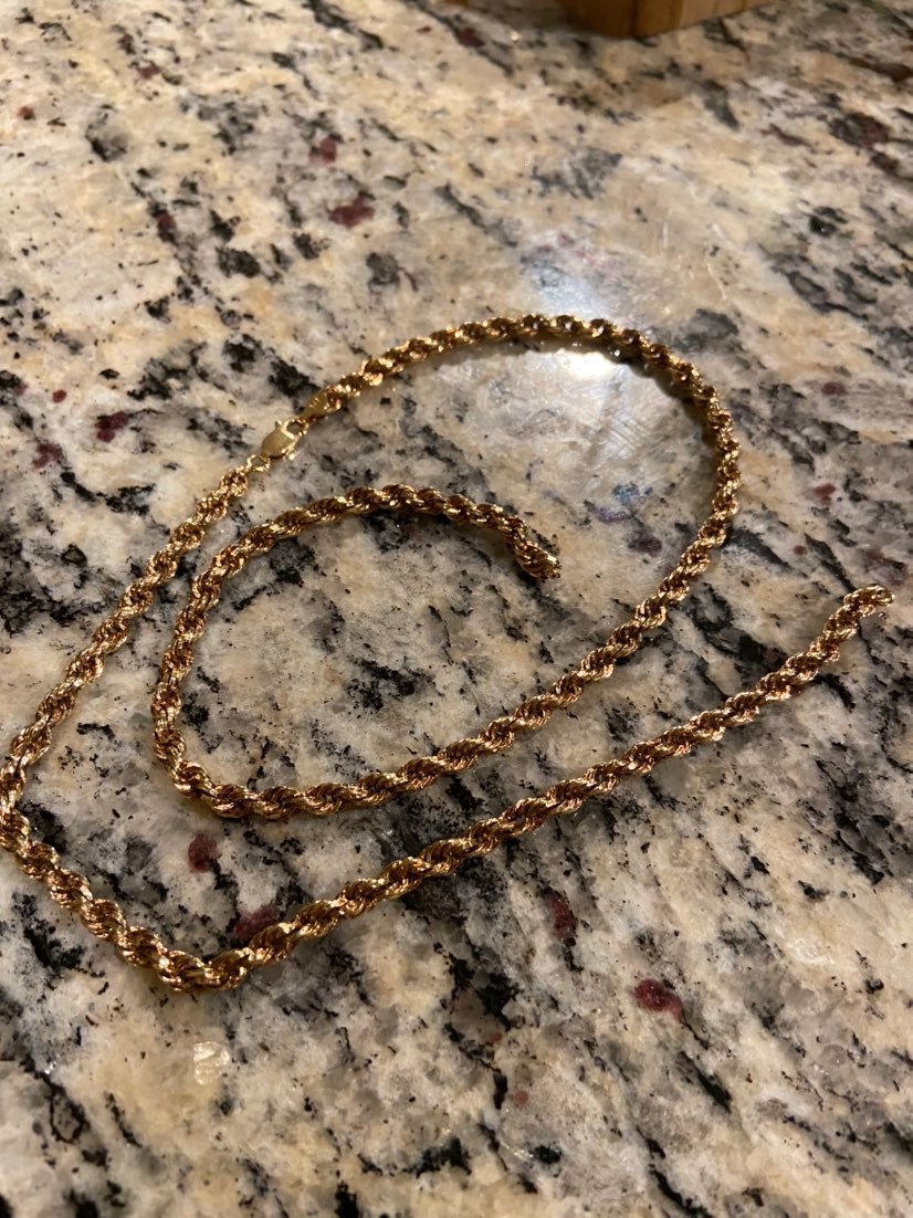 14k gold neckace (broken)***