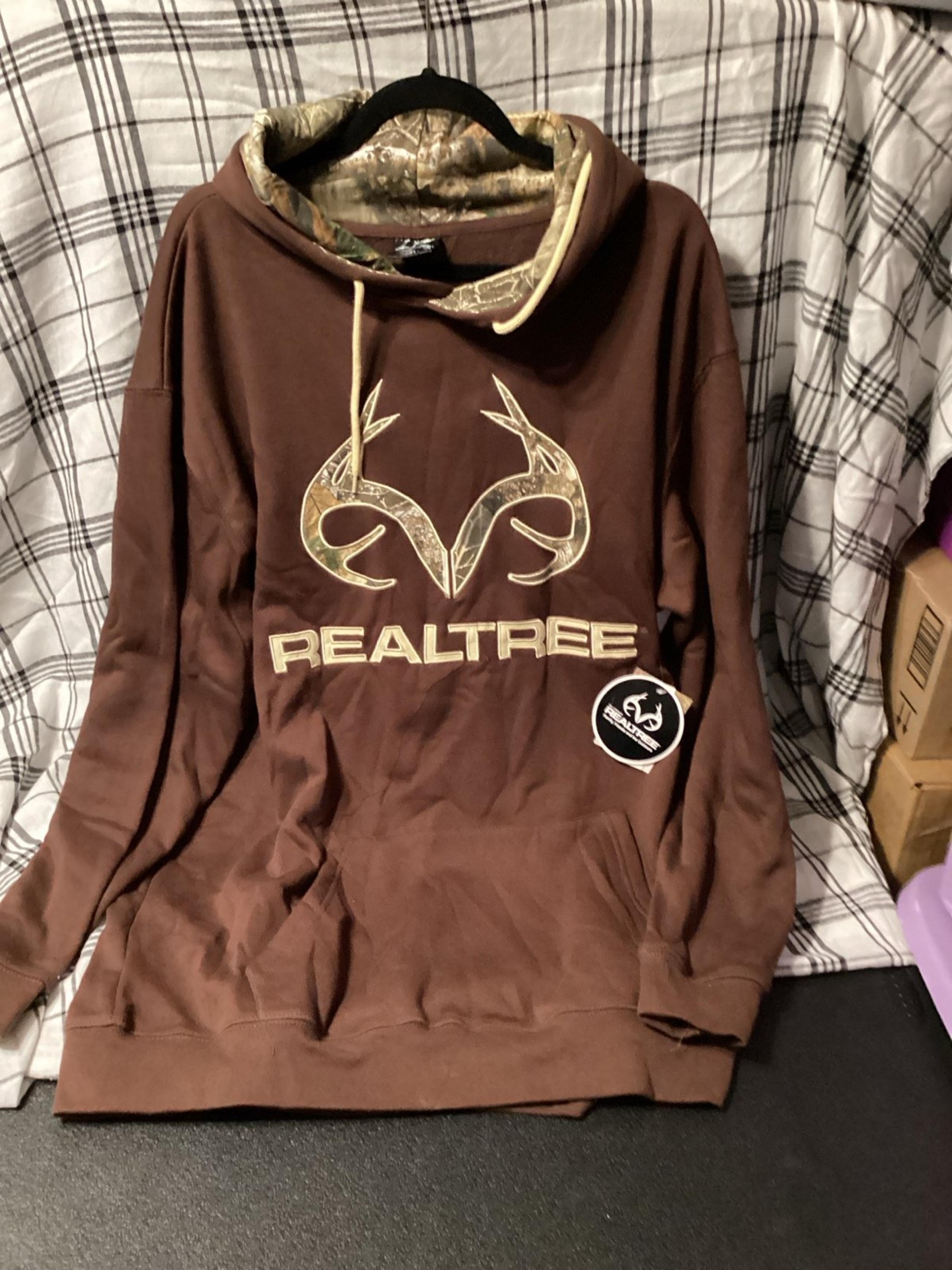 Men’s size 2XLT real tree, camo and brown fleece hoodie