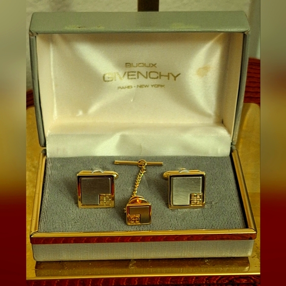 VINTAGE Bijoux Givenchy Cufflinks And Tie Tack