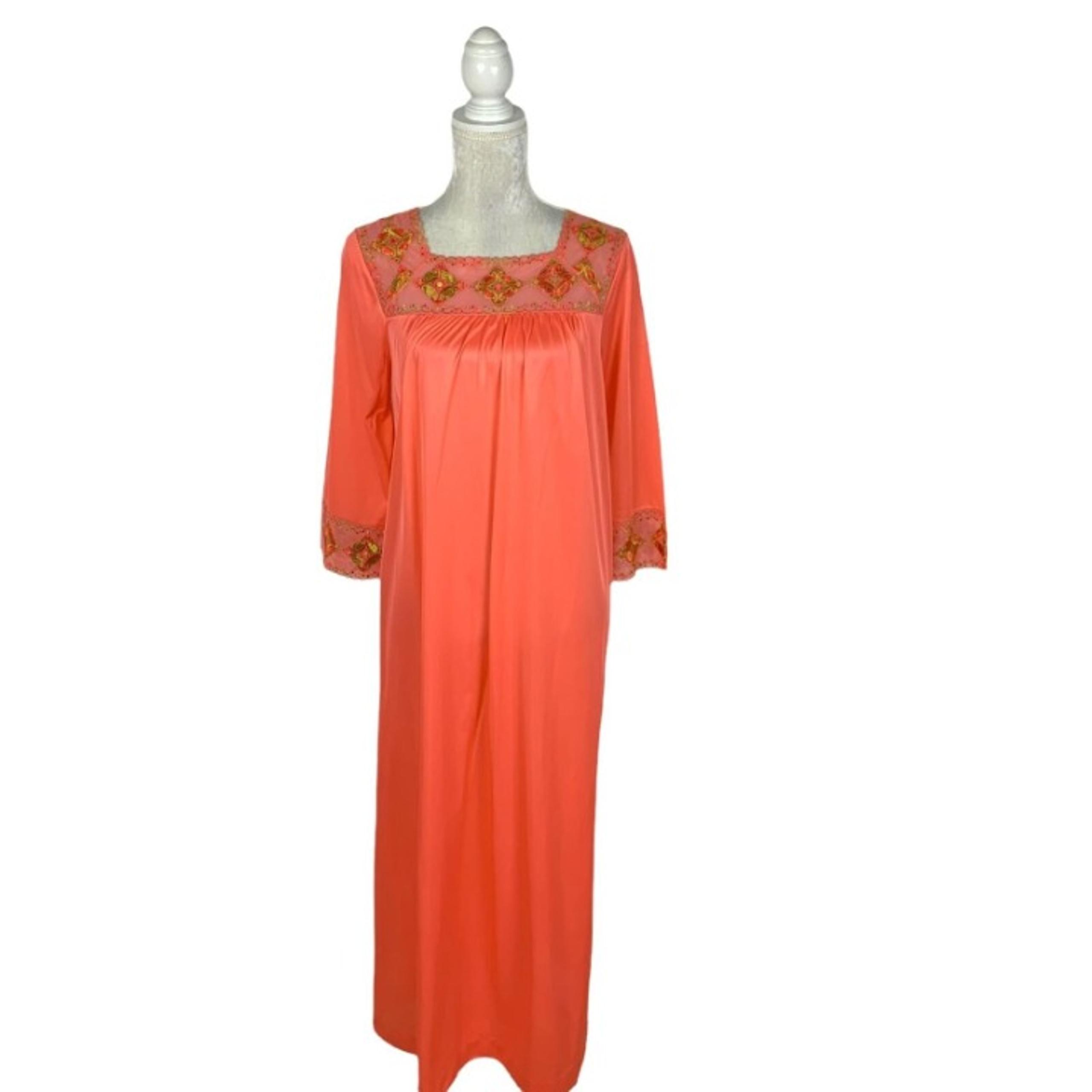 Vintage Gossard Artemis Embroidered Peach Coral Nightgown Nylon Square Neck S