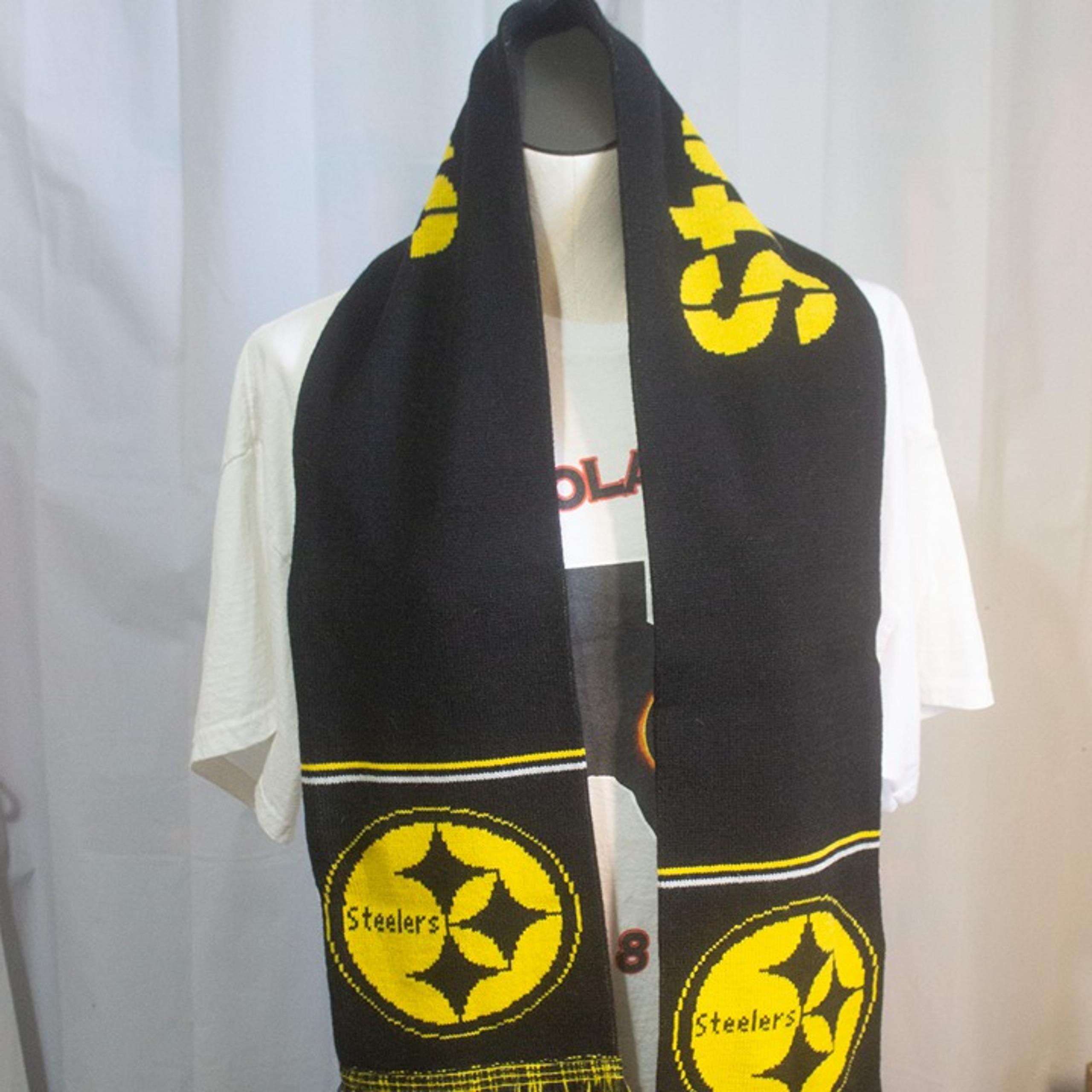 Forever Collectibles Pittsburgh Steelers Neck Scarf