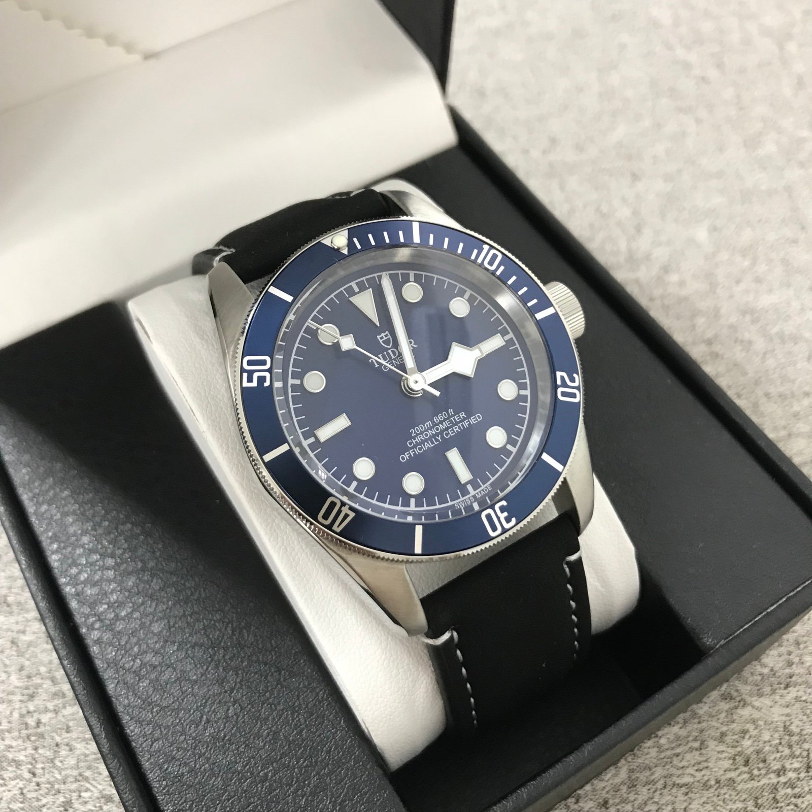 Pre-owned Watch