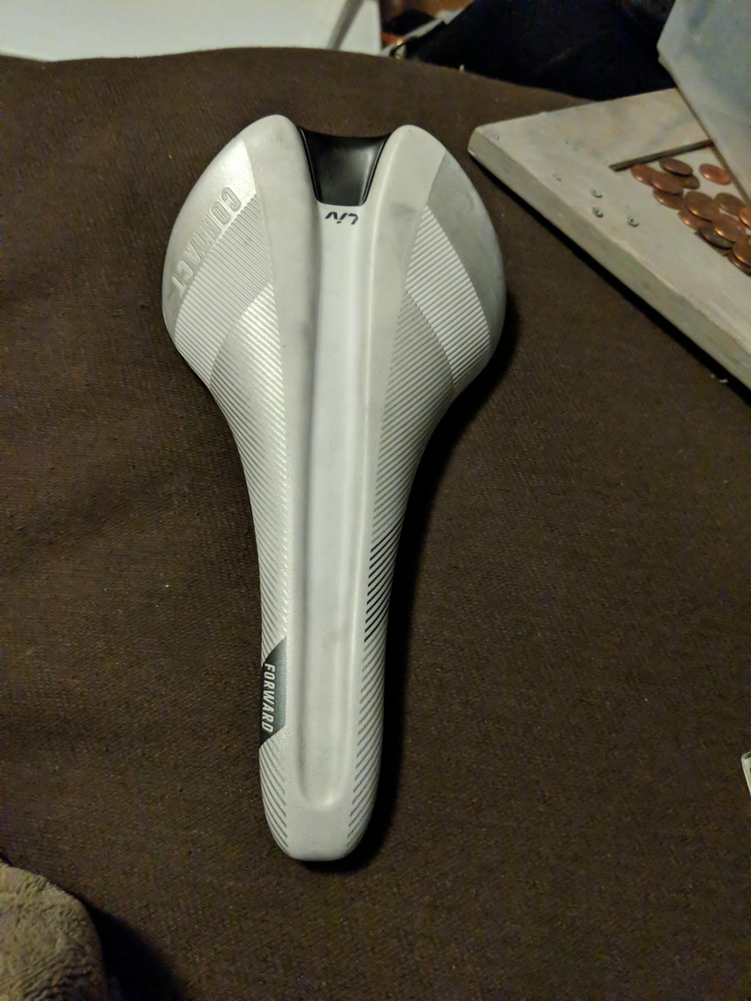 LIV CONTACT FORWARD BIKE SADDLE