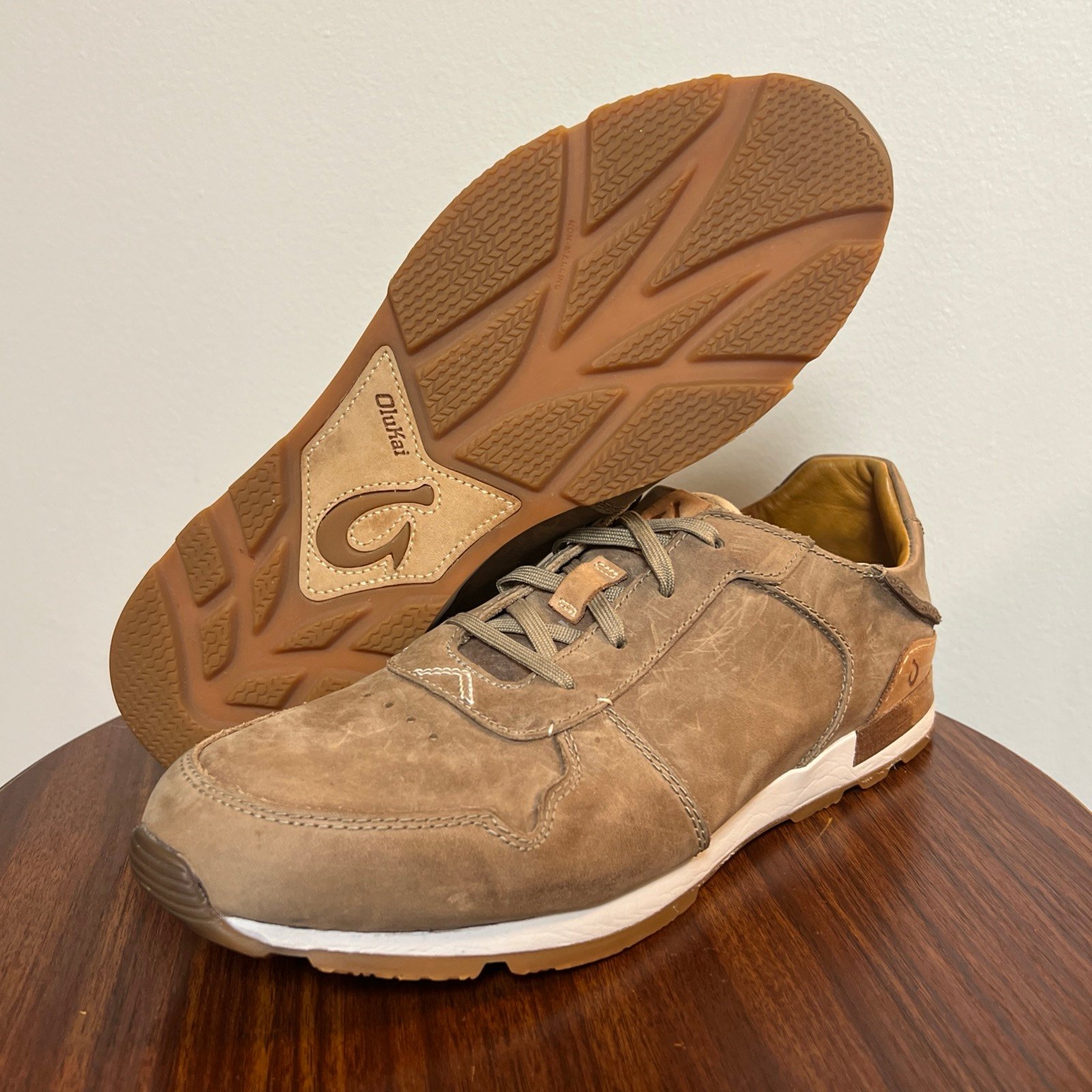 Olukai HUAKA'I LI Mens Size 10 Oxford Sneakers Lace Up Leather 10406-1010